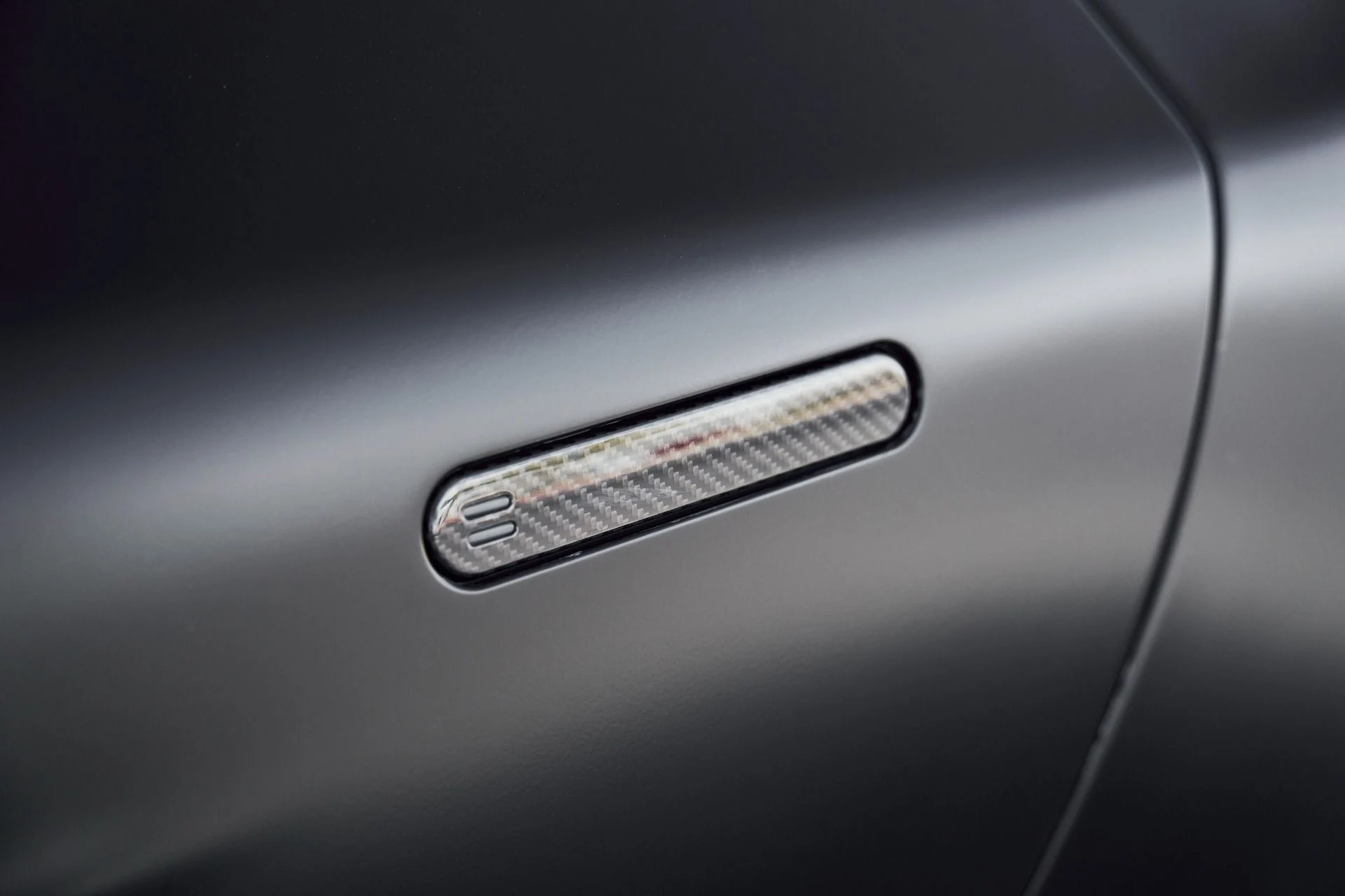 mph018_2306739535_Used_2014_Aston_Martin_Vanquish_V12_1773193794_f7fc684722