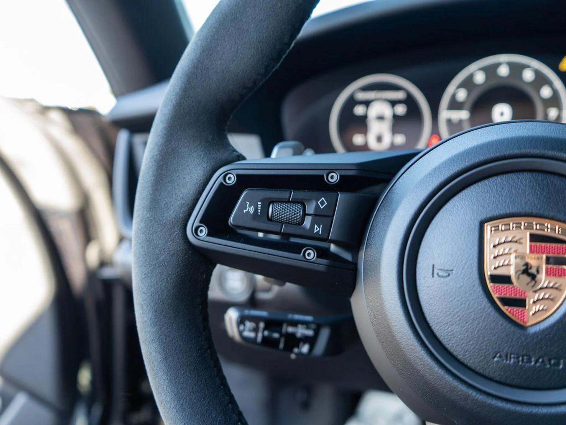 mph018_2307005138_BD_Rj_A_Fi_Ycdv_DB_5c_j_chp2_IEBIY_828afaf561