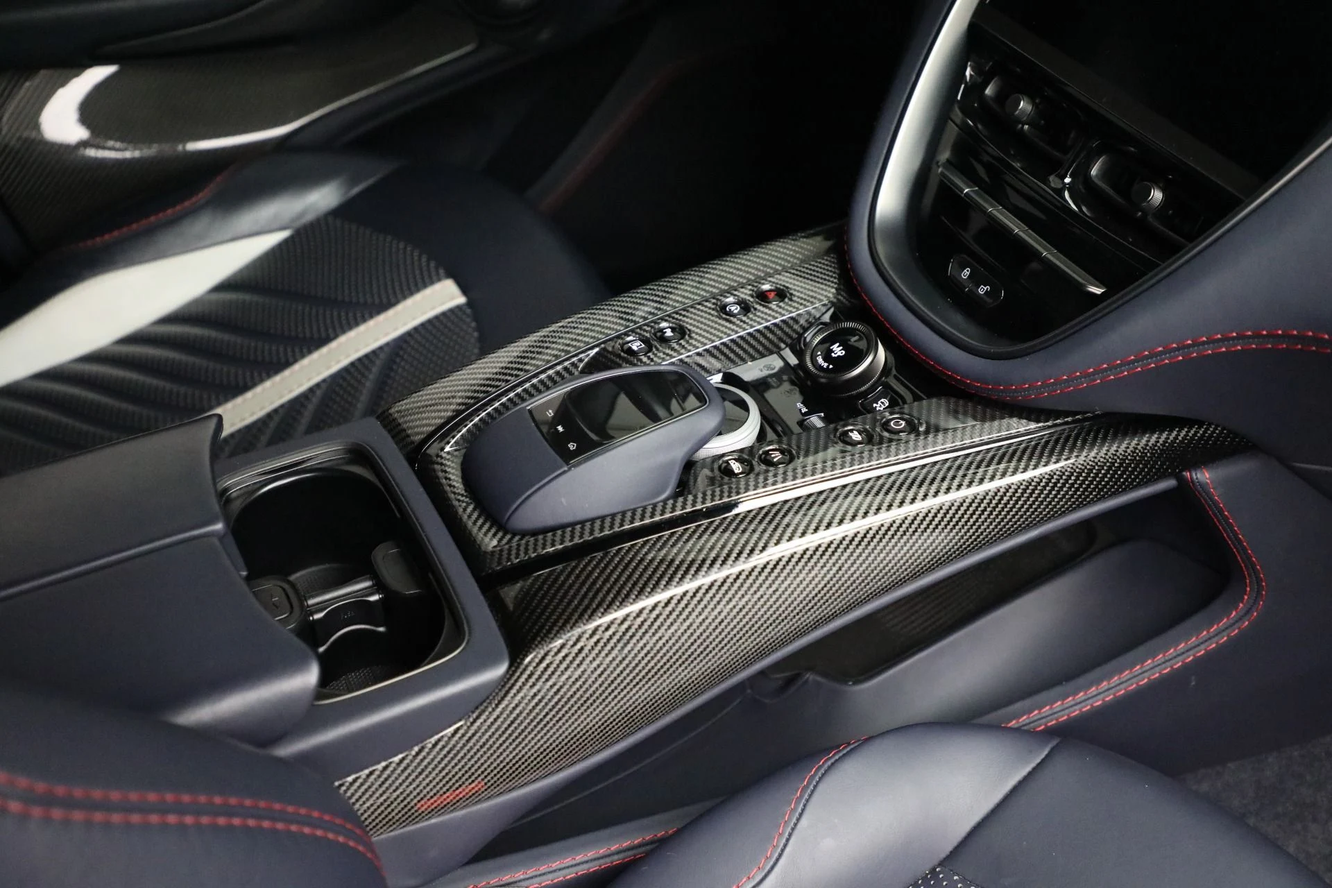 mph018_2312498601_Used_2023_Aston_Martin_DBX_707_9a6bebeb6d