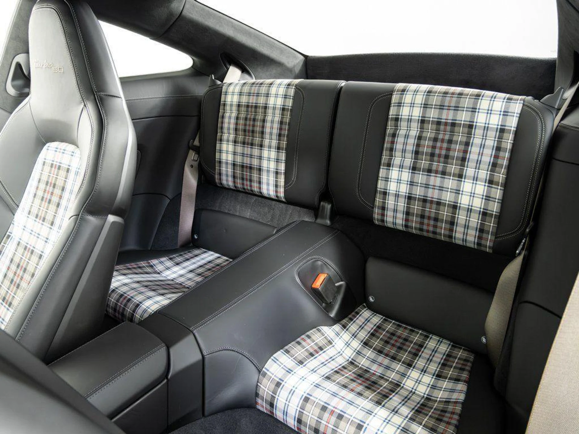 mph018_231775394_J_rhq47_Axpen1_Kxm_X573_Nud_Vu_K8_e0510effc4