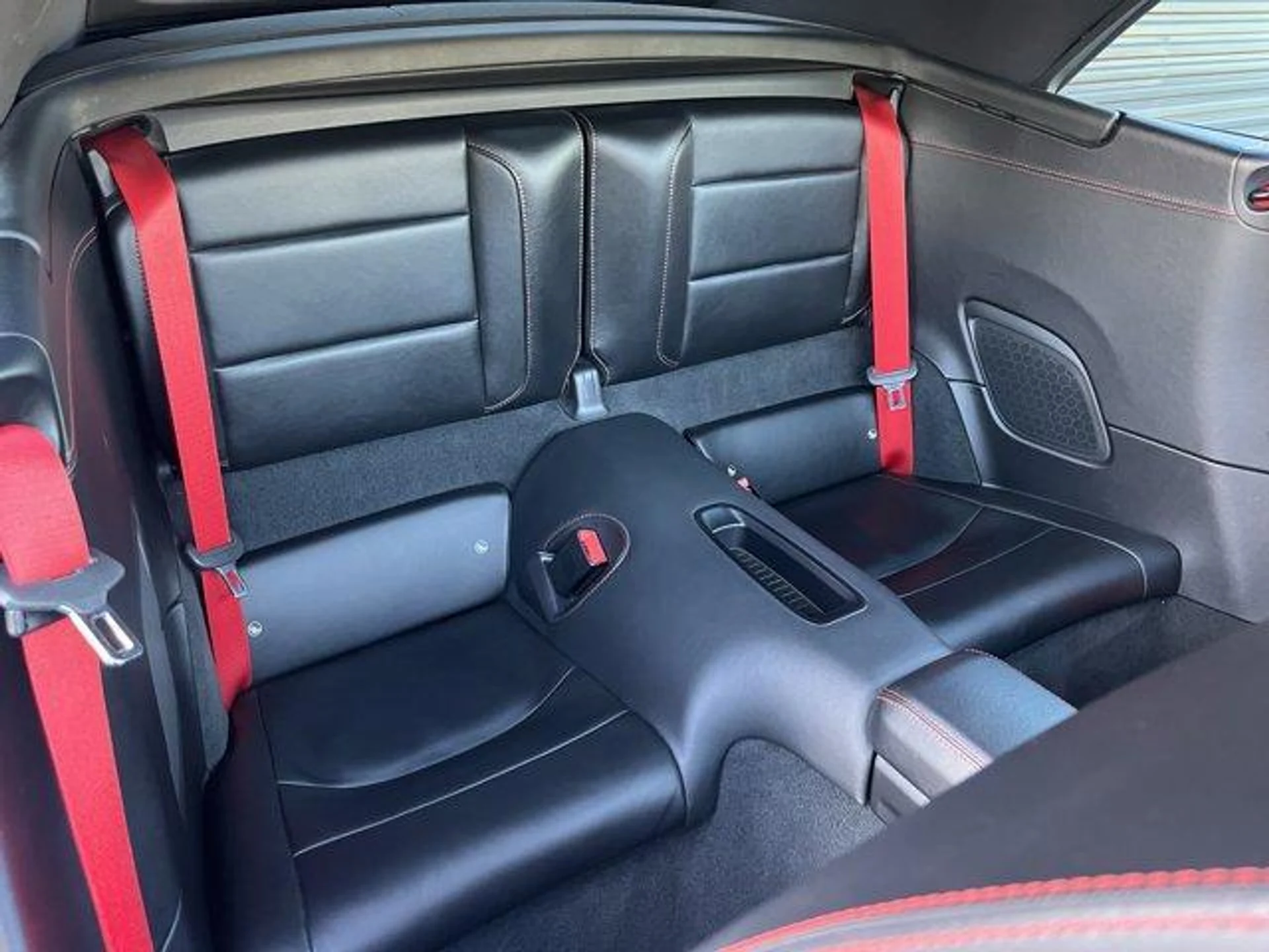 mph018_2319975538_t_Yu_Ro_Jw03k1jlyk_L_Rsof_UR_4wep_Y_6946613f92