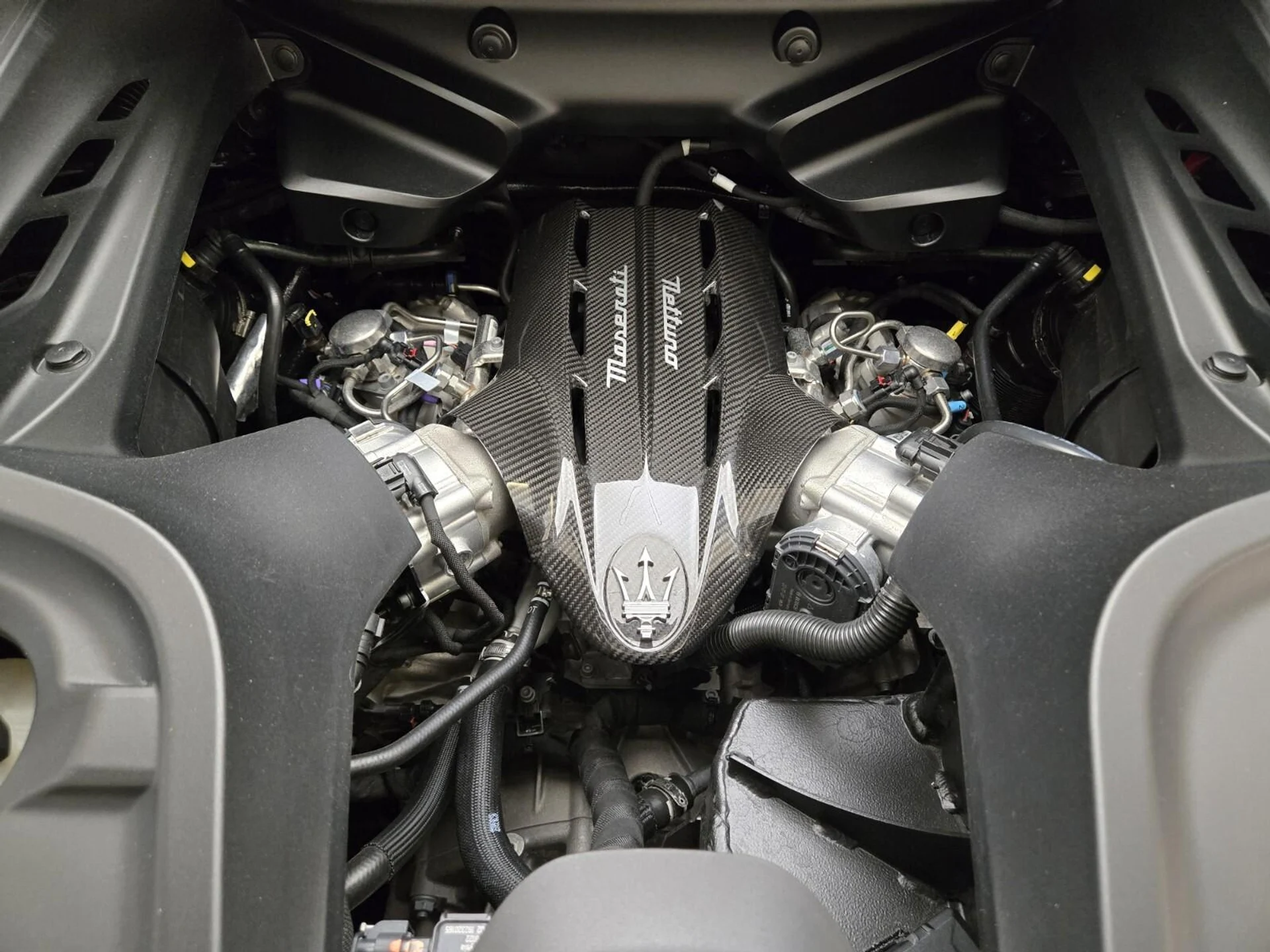 mph018_2322932276_Used_2023_Maserati_MC_20_1753164717_2c075c949d