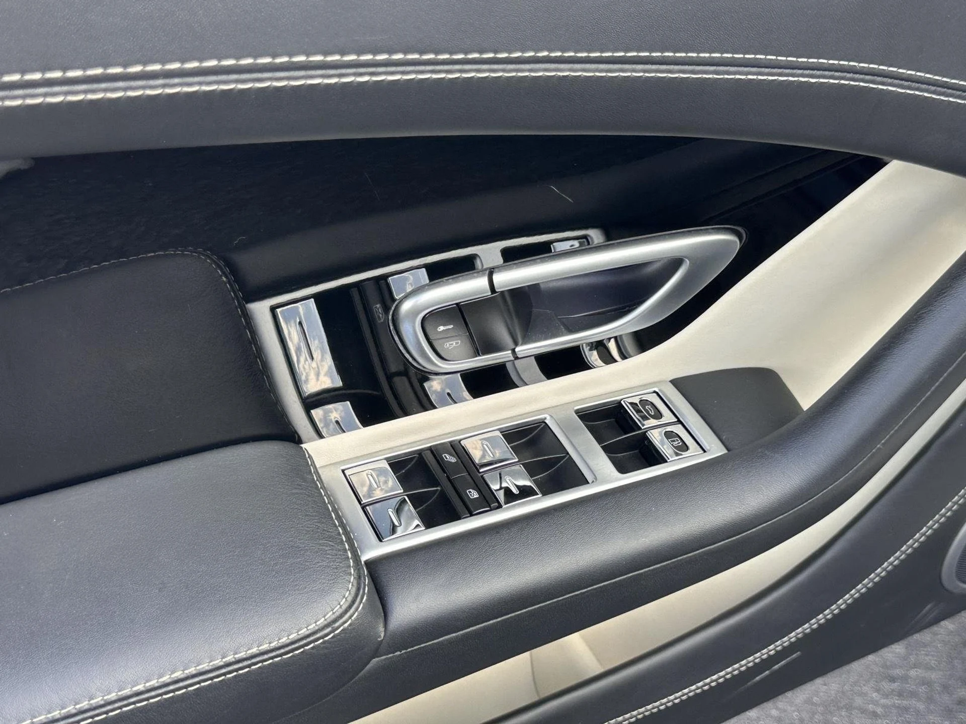 mph018_2326823067_67edf1d5620efd4966bcc95fdffaed00_f7e83b9eb1