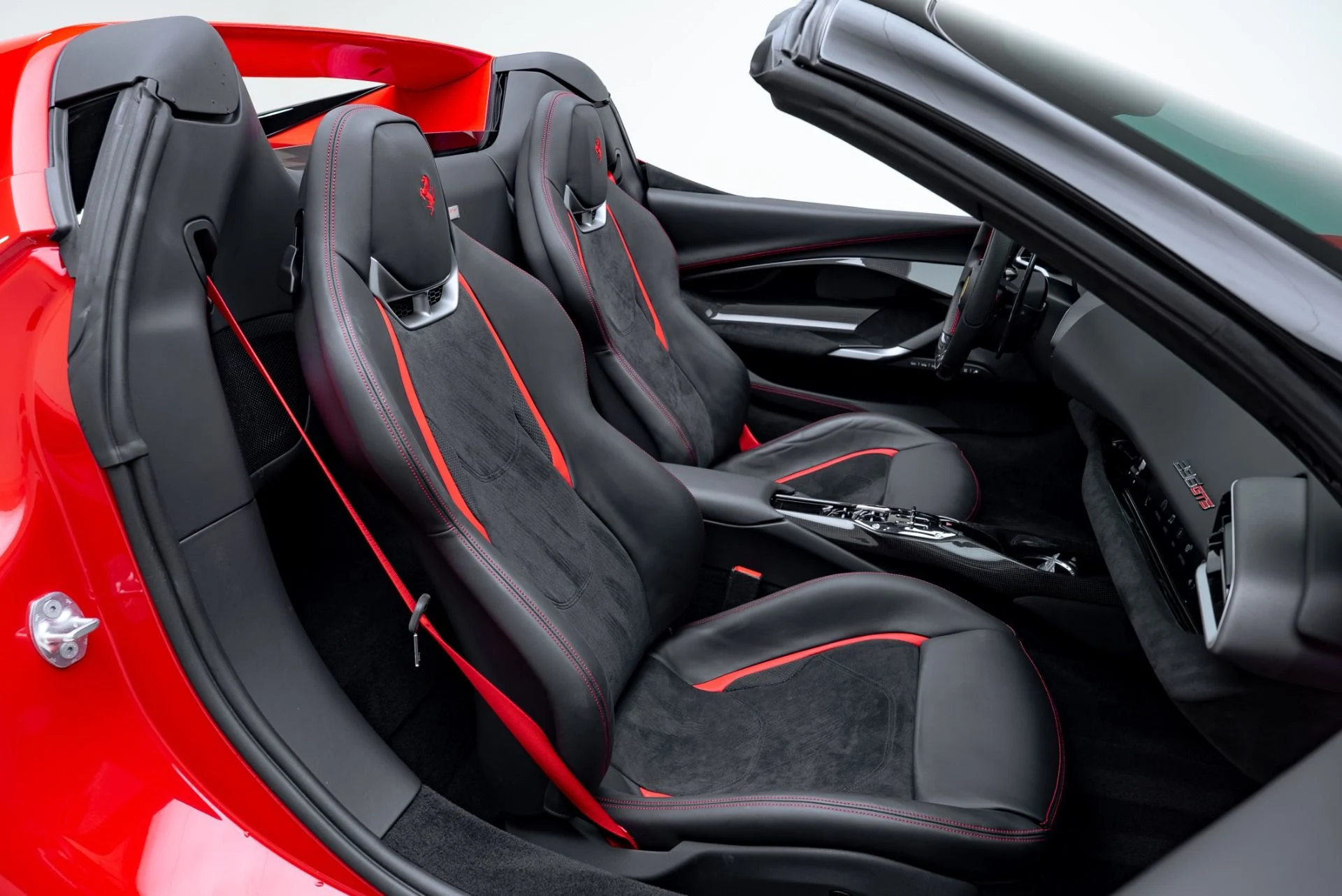 mph018_2331434589_Used_2023_Ferrari_296_GTS_1776370037_8c5357816c