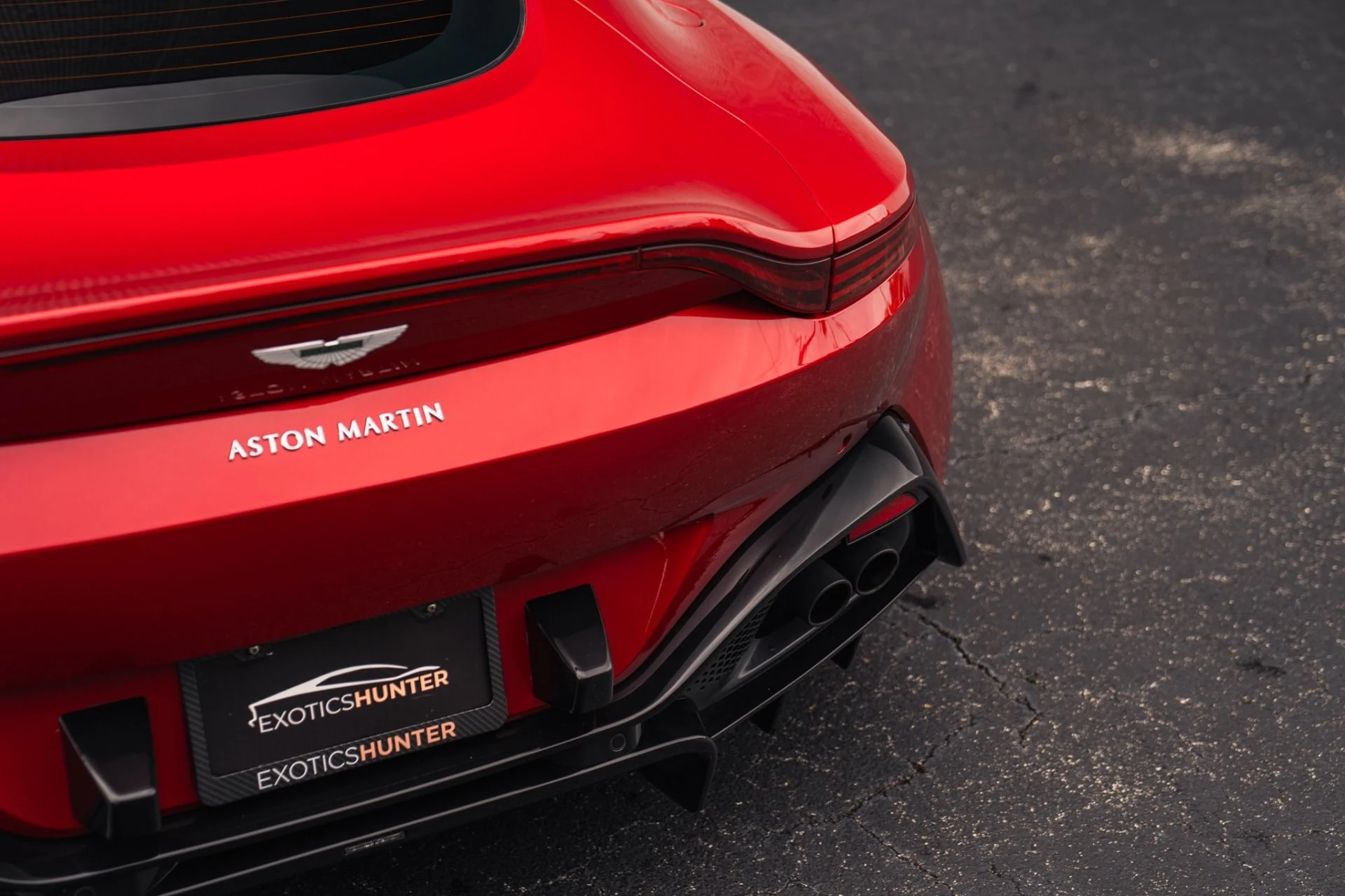 mph018_2332043083_Used_2019_Aston_Martin_Vantage_Painted_Hyper_Red_1790717746_06170bd27b