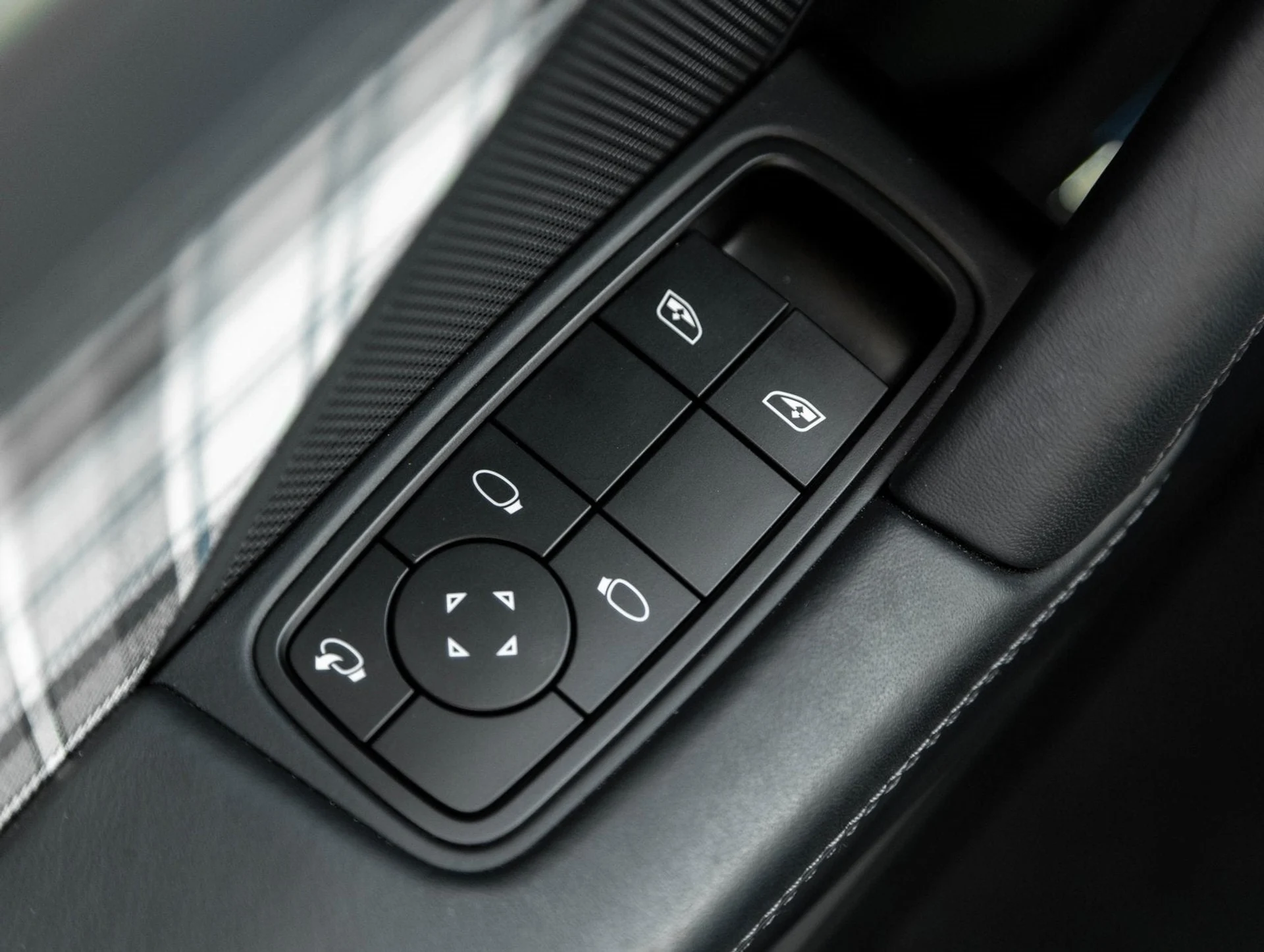 mph018_2332680111_19_090957d774