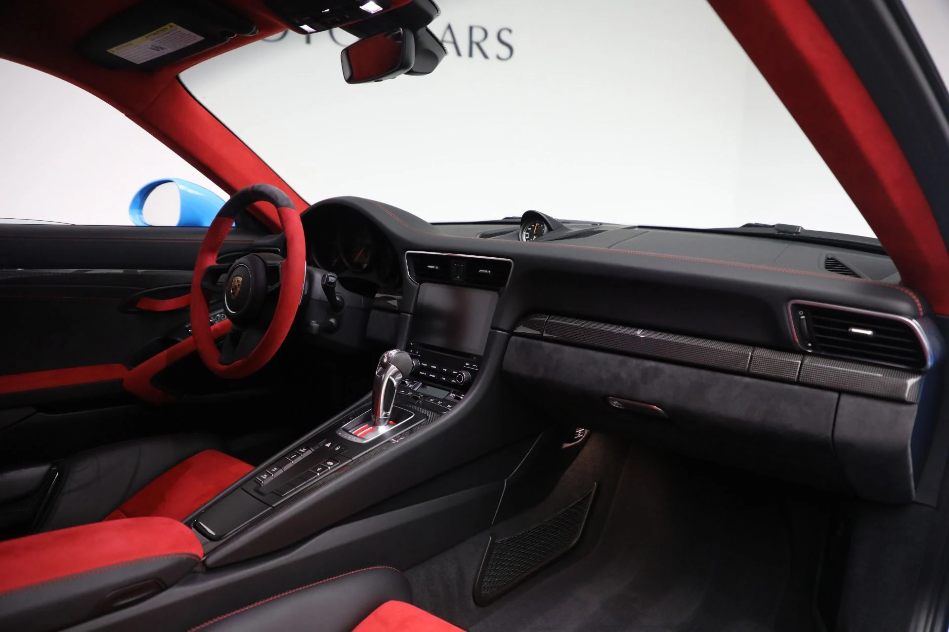 mph018_2333902209_Used_2018_Porsche_911_GT_2_RS_eb89553826