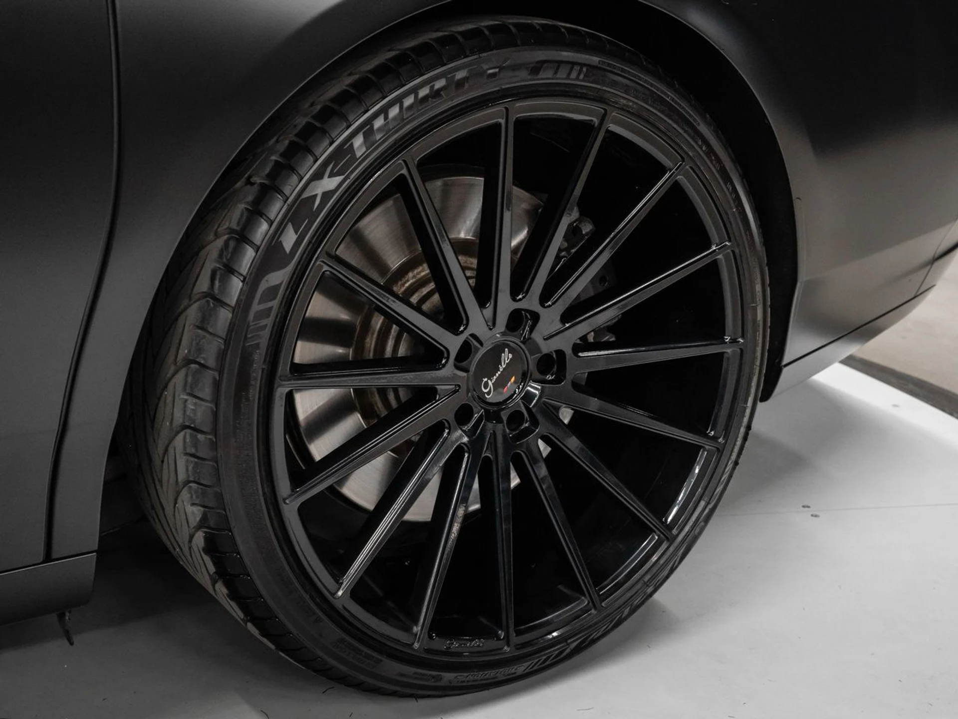 mph018_2334274144_rolls_royce_ghost_2012_74b88820b1