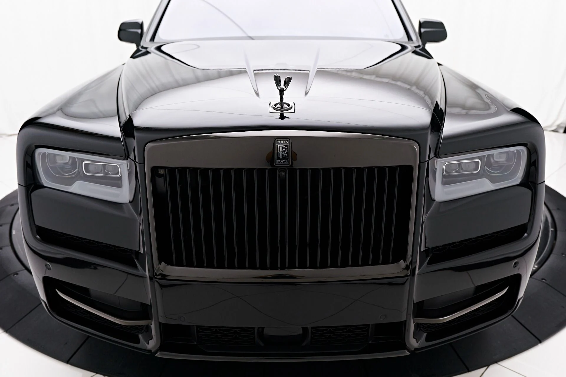 mph018_2334453579_Used_2022_Rolls_Royce_Cullinan_Base_1679686724_afbfcf3e46