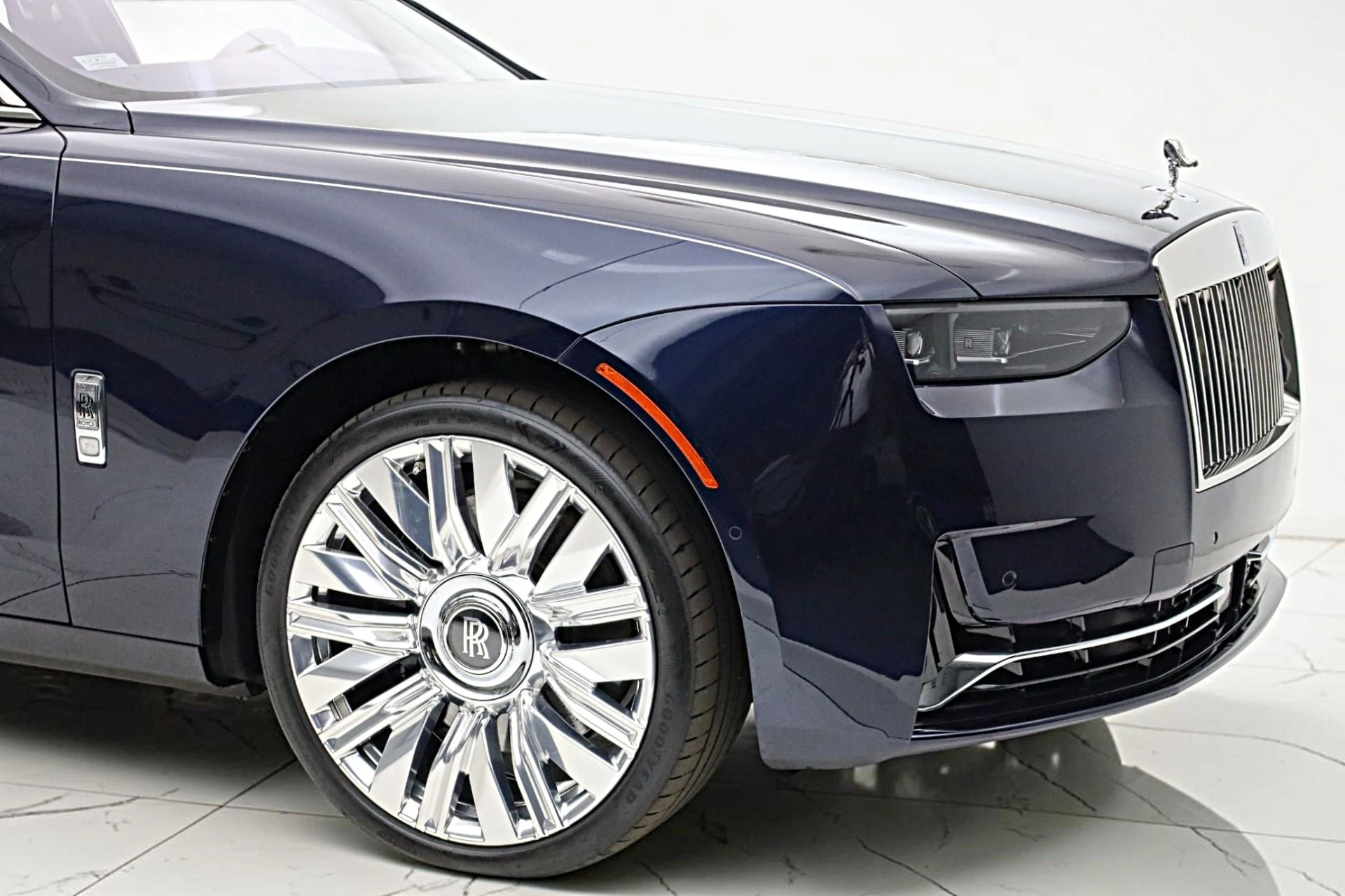 mph018_2345614538_New_2025_Rolls_Royce_Ghost_LEASE_OPTIONS_AVAILABLE_fdfb2e6f13