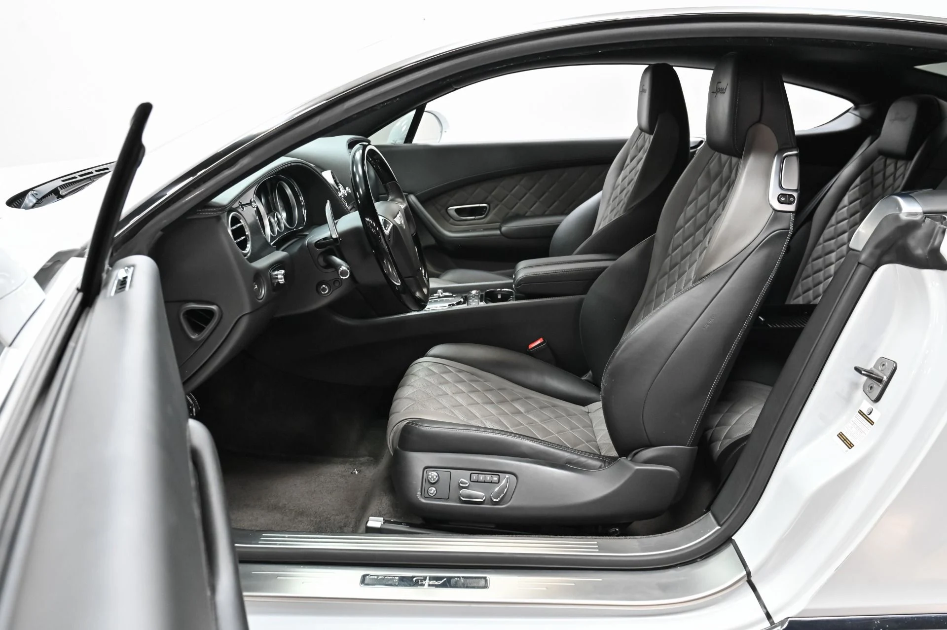mph018_234850100_Used_2016_Bentley_Continental_GT_Speed_1754415924_5fbbe20812