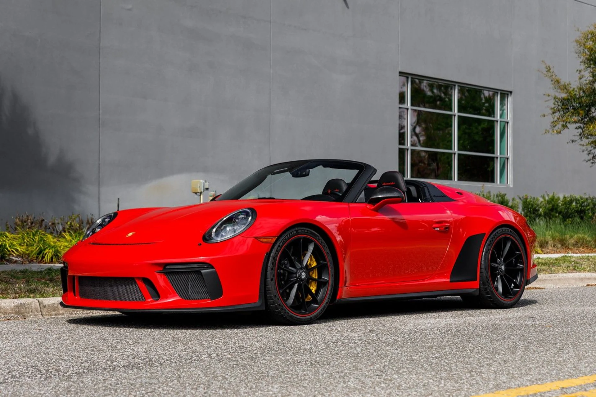 mph018_2350460235_661_p19_l_098255f3c6