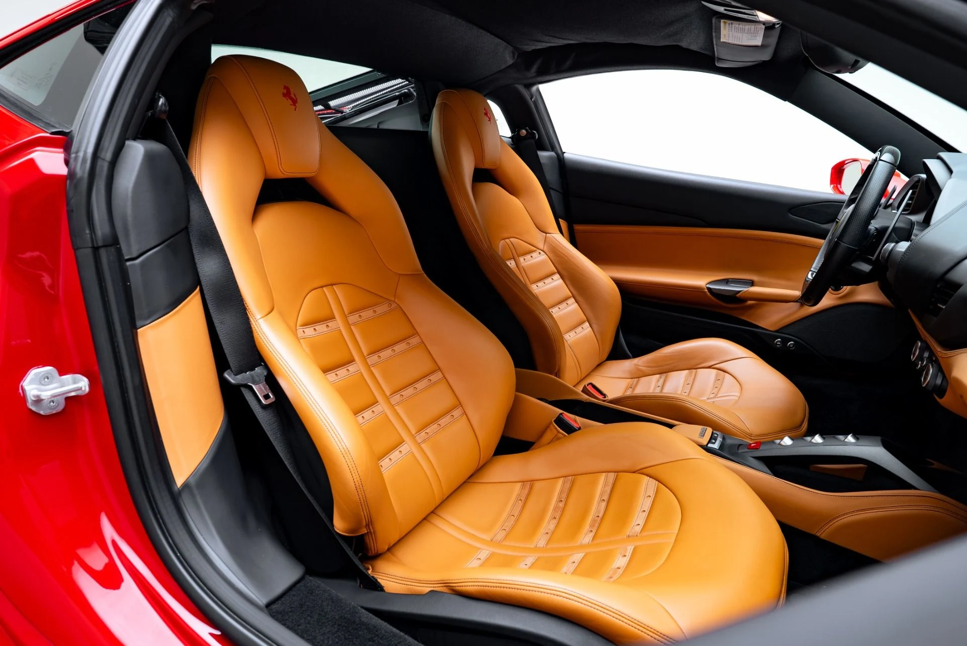 mph018_2353458110_Used_2018_Ferrari_488_GTB_1776815773_36e4f2e968