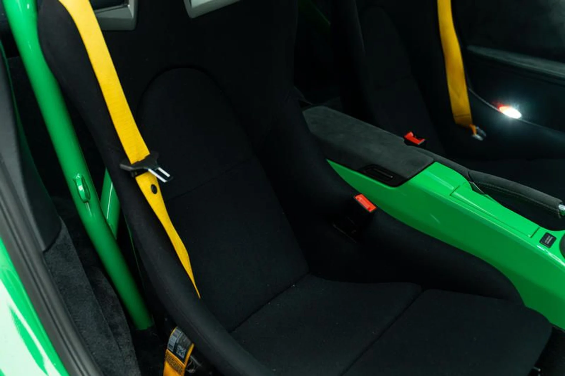 mph018_2354879720_8_DC_2_FC_03_605_F_4811_89_CF_418_B4_BA_6_D21_E_c12dad45de