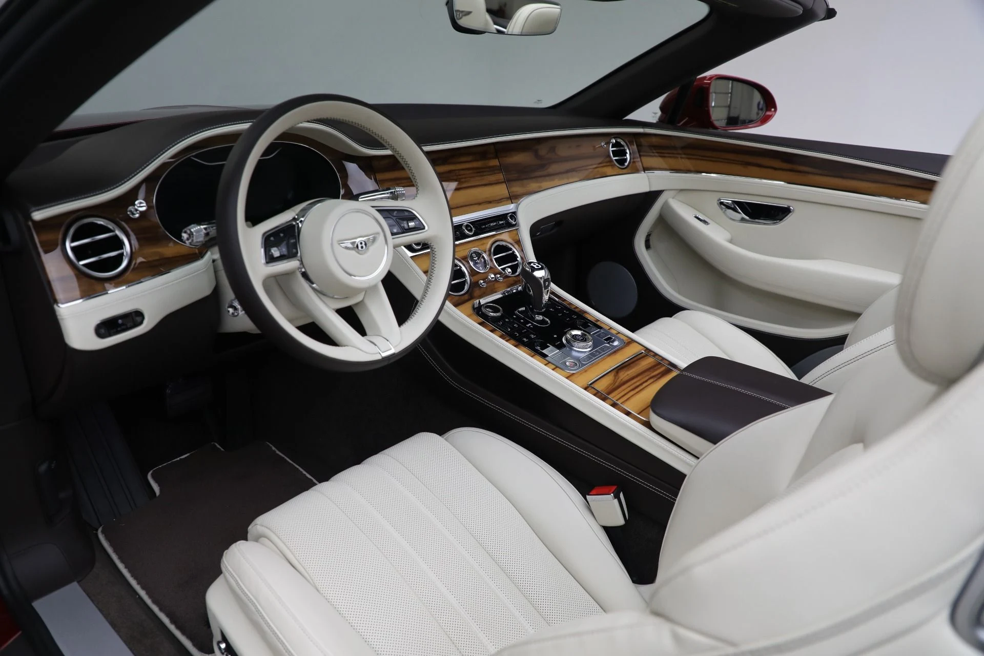 mph018_2360304217_Used_2022_Bentley_Continental_GTC_V8_64cee16e9a