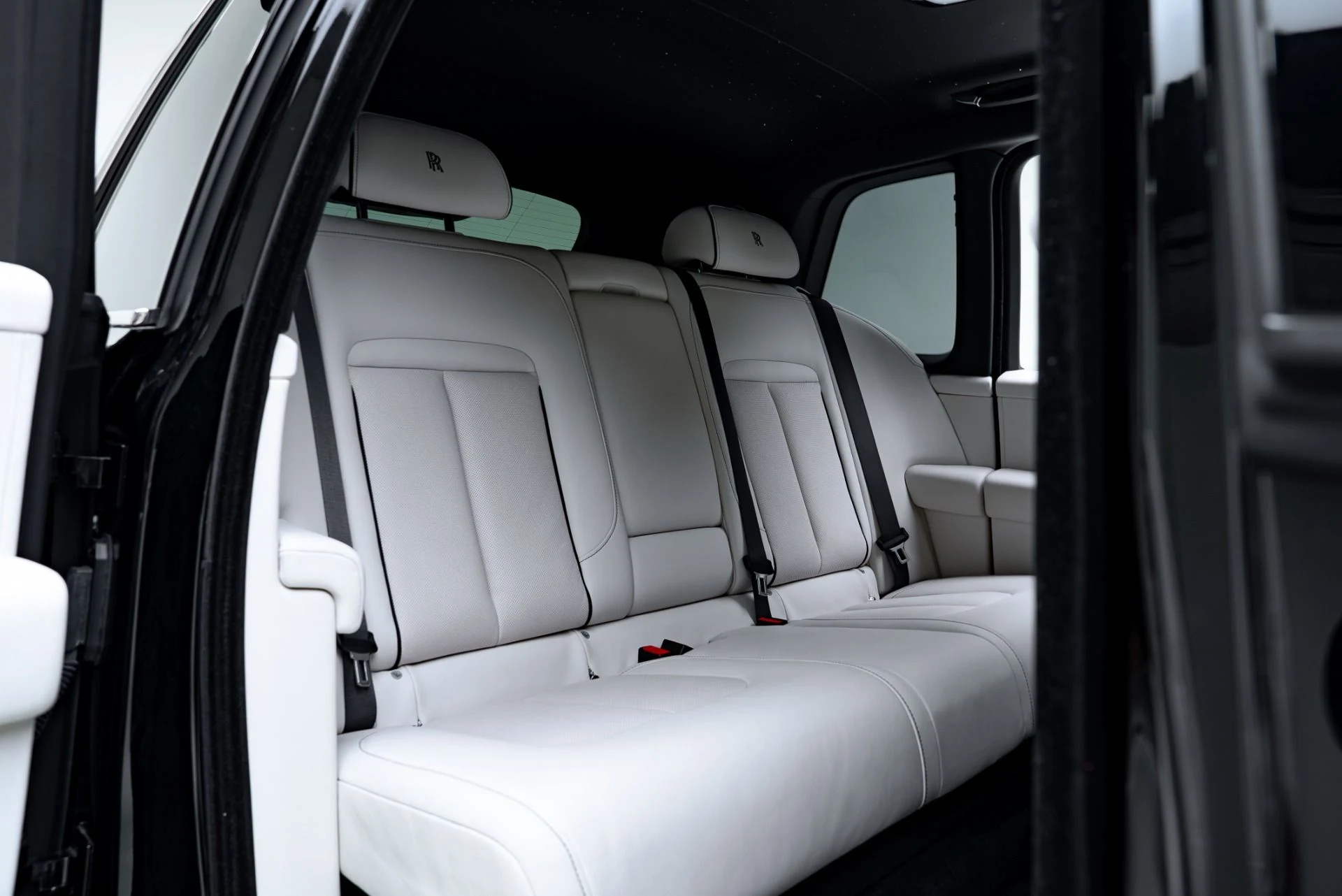 mph018_2363424863_Used_2023_Rolls_Royce_Cullinan_1777310585_b951aba24c