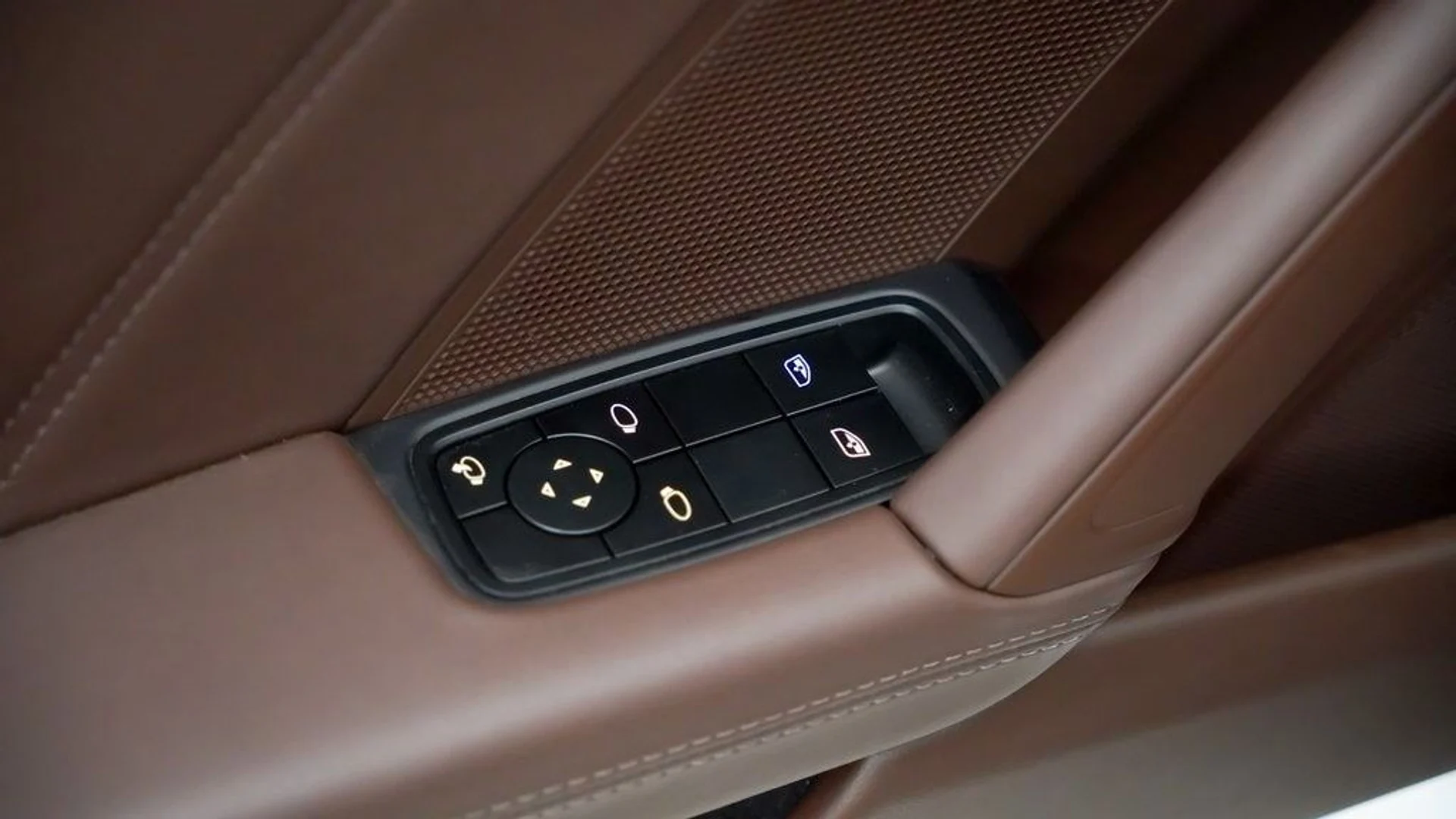 mph018_2364242958_3a90f71b219e26f31ba3d93aceee54f8x_40dbfc5a3e