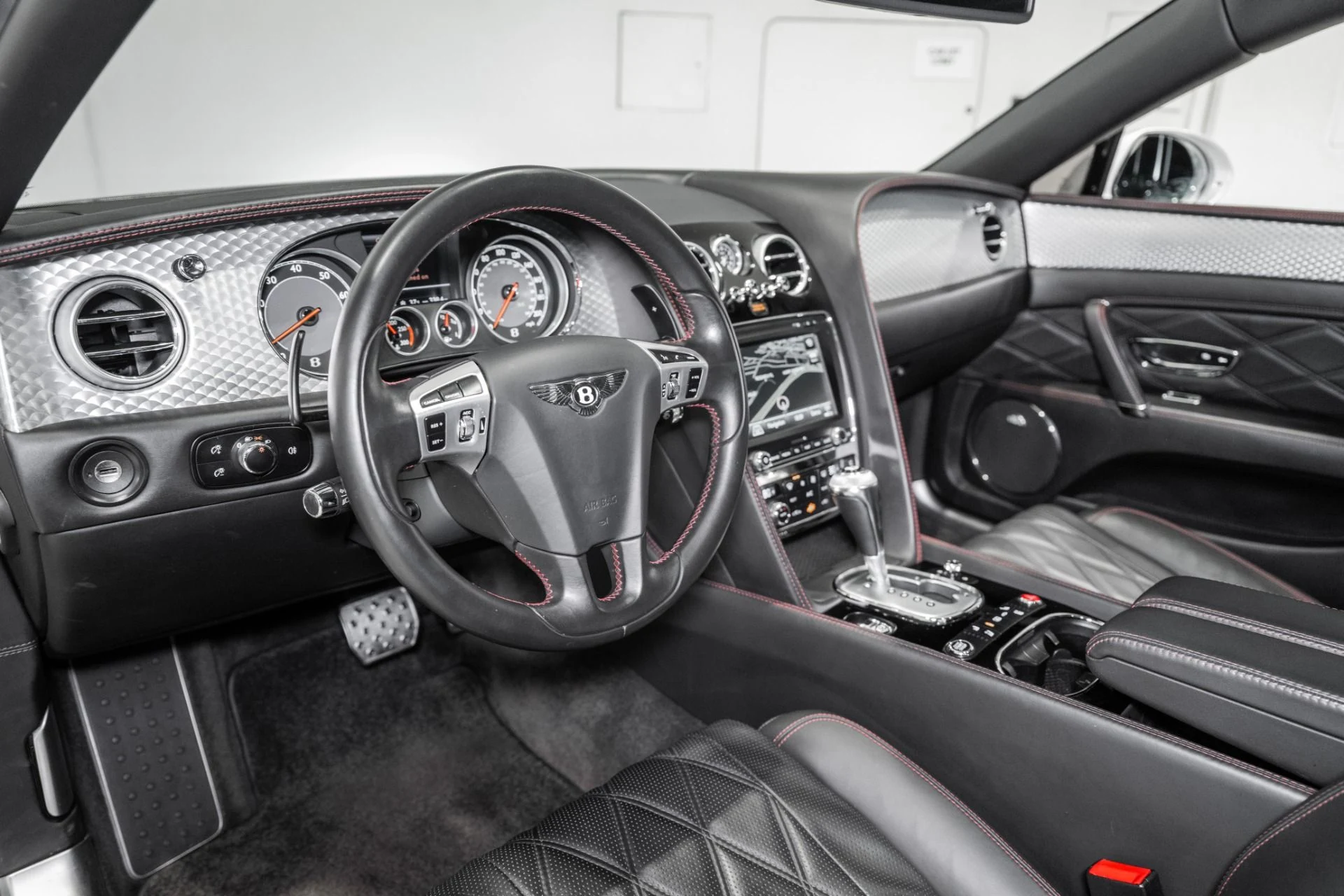 mph018_2368763447_Used_2014_Bentley_Flying_Spur_1764428362_1e26693861