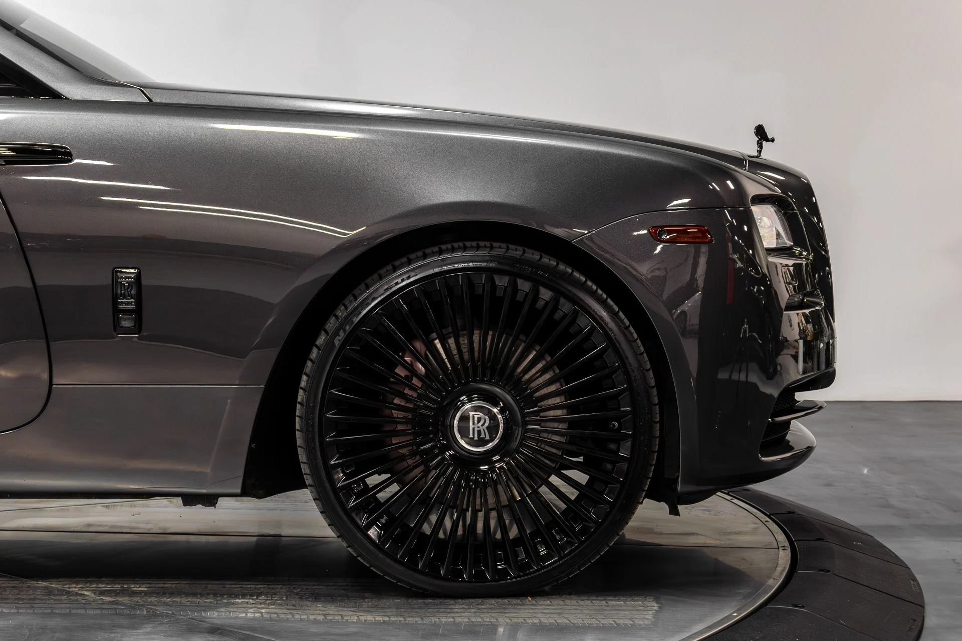 mph018_2374383048_Used_2016_Rolls_Royce_Wraith_1765322495_eb0f259546