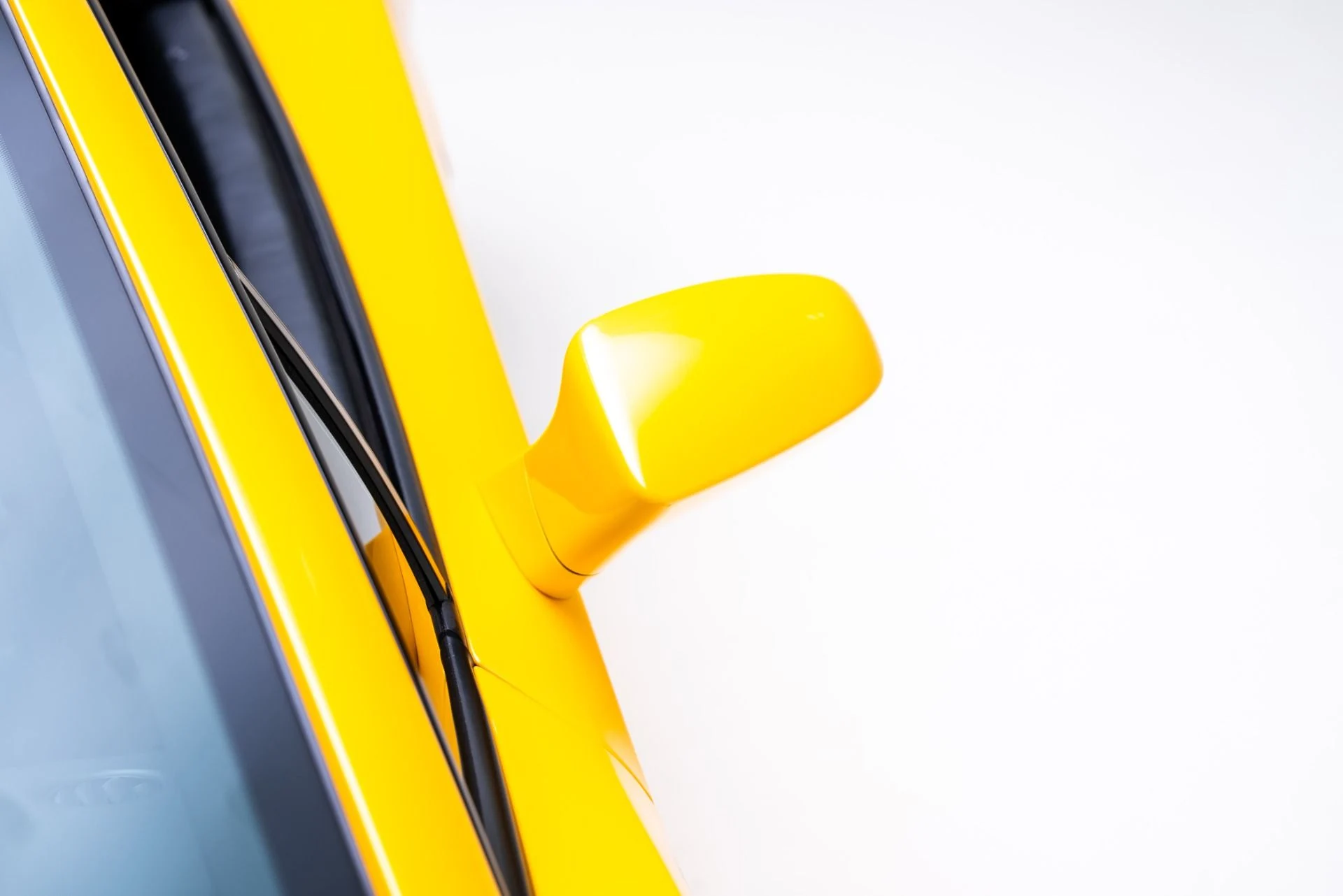 mph018_2380700227_Used_2004_Lamborghini_Gallardo_1769620363_cabecf7558