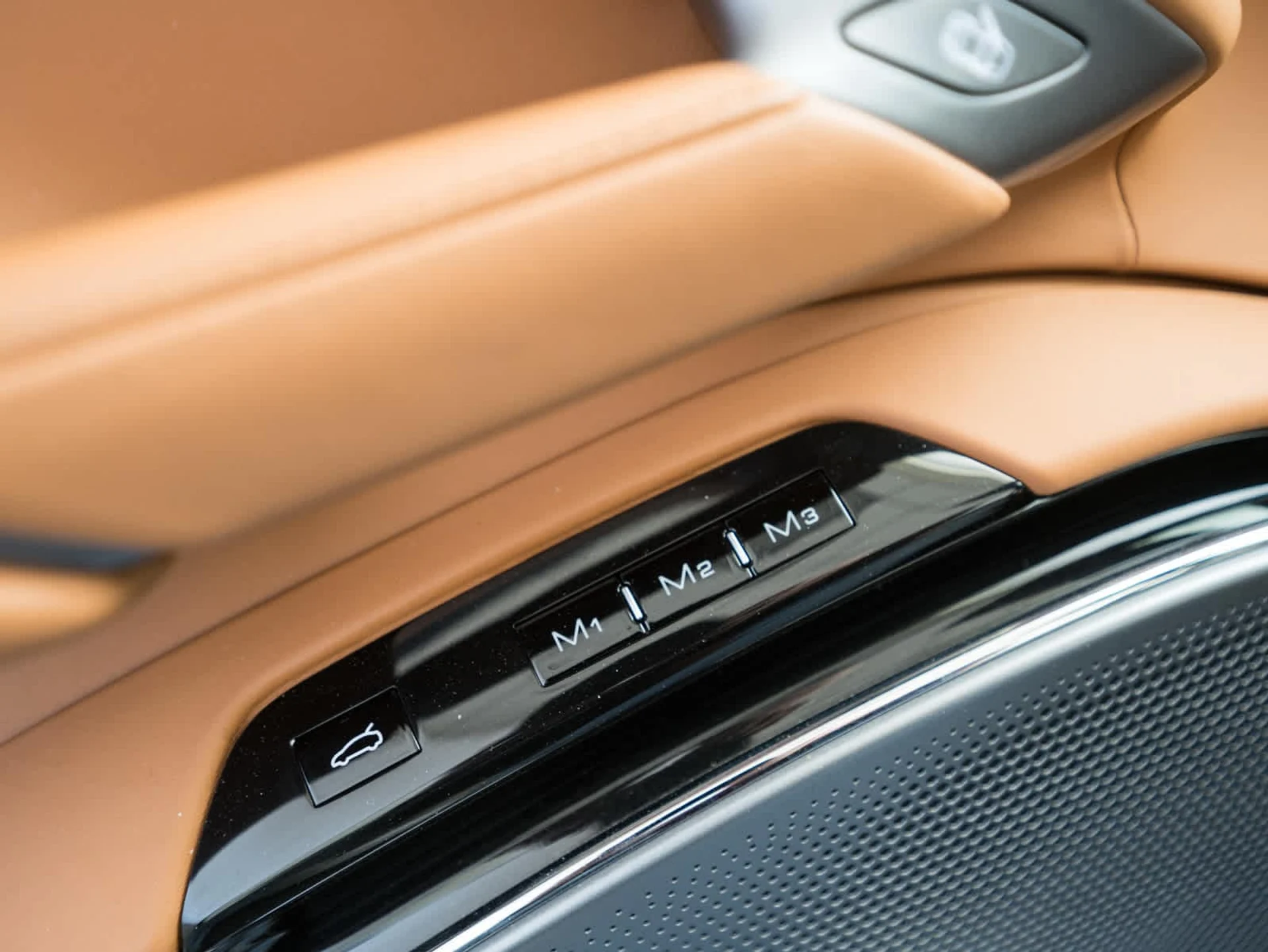 mph018_2381120942_cfd5d0da8f5250413a447f21135f24b8x_d890c4f9d0