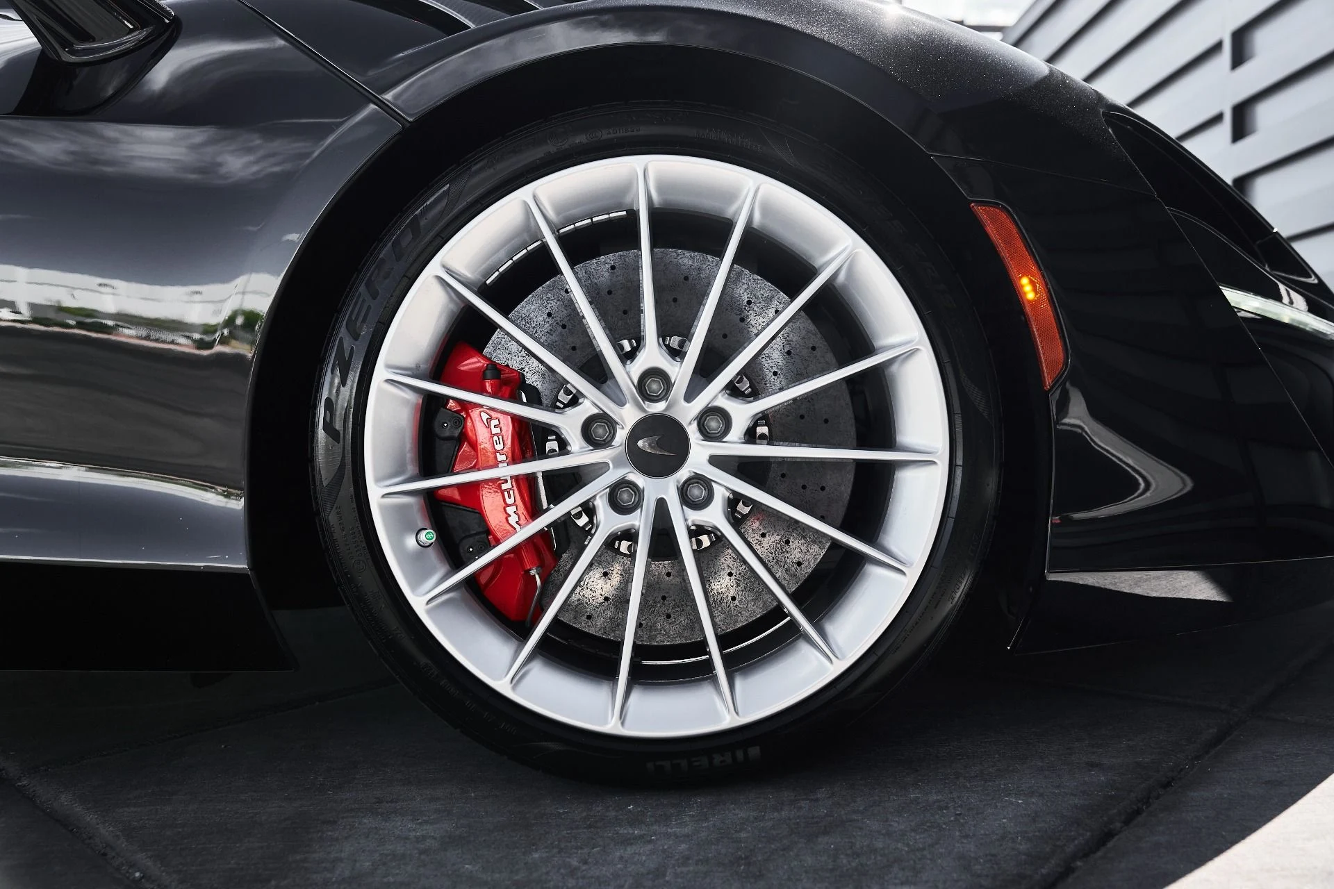 mph018_2381666773_Used_2024_Mc_Laren_Artura_1774742190_43597f3419