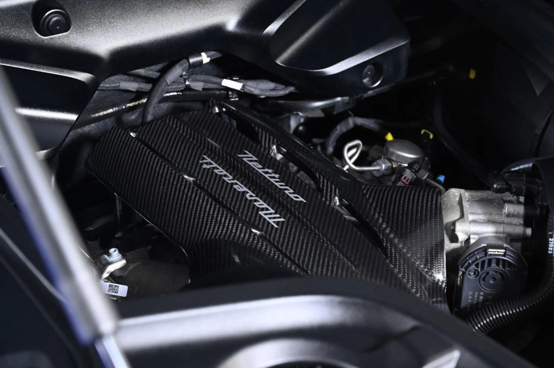 mph018_2384452505_used_2023_maserati_mc20_base_11350_22928498_18_1024_369e717634