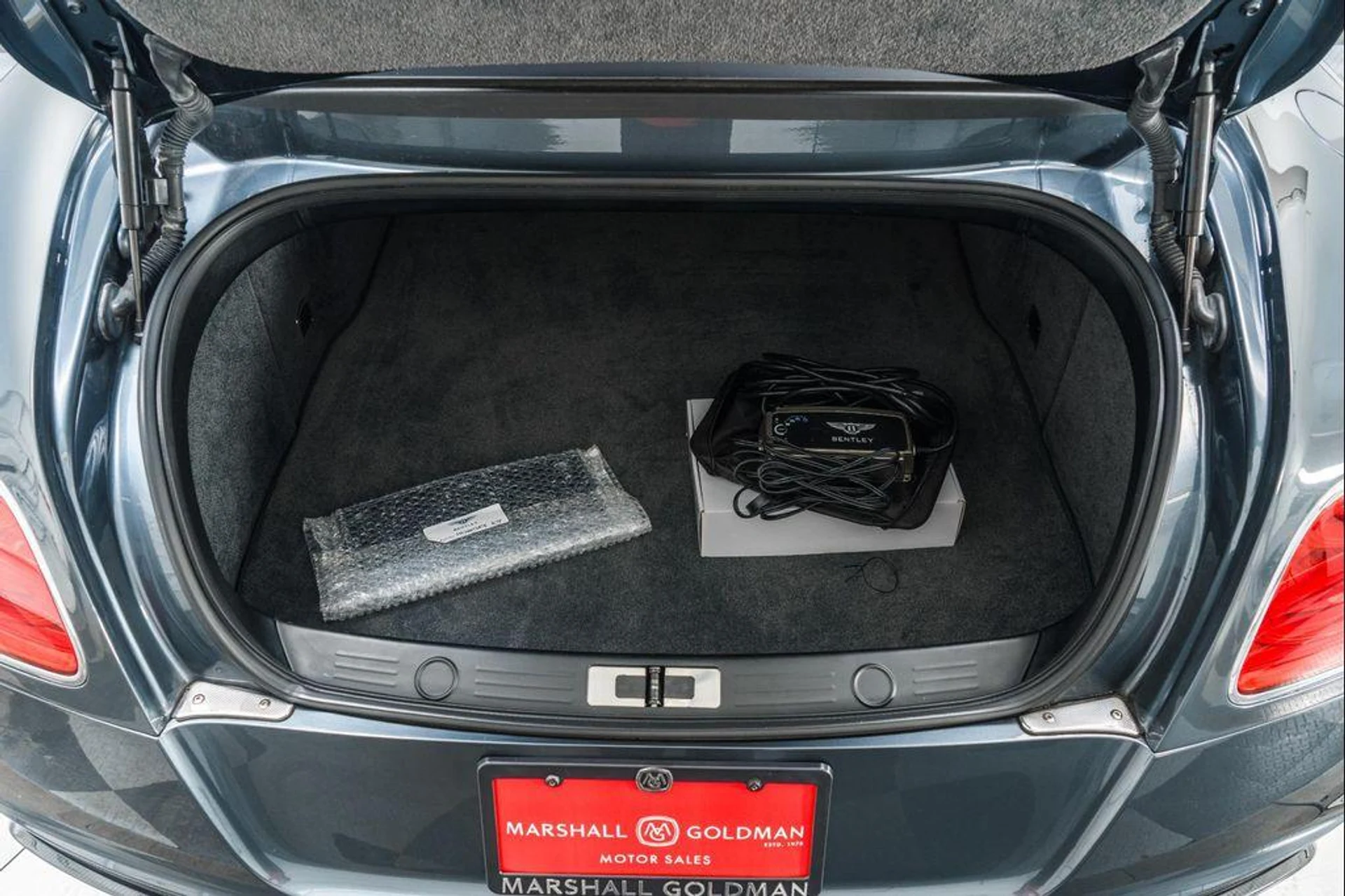 mph018_2388051629_rs_K9_Sq88q_C_Bowi_Y6y_U5_Uecm2_S3g_230e25aa99