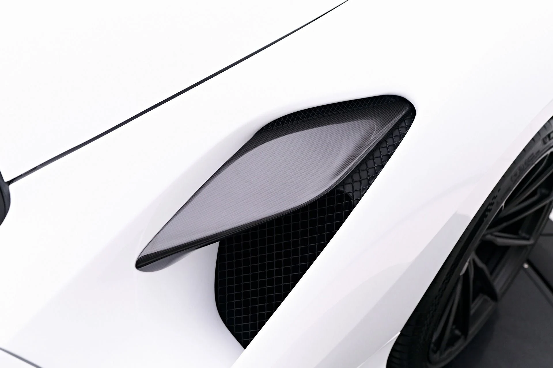 mph018_2388457266_Used_2023_Ferrari_F8_Spider_Base_1753926765_2f7fd9f887