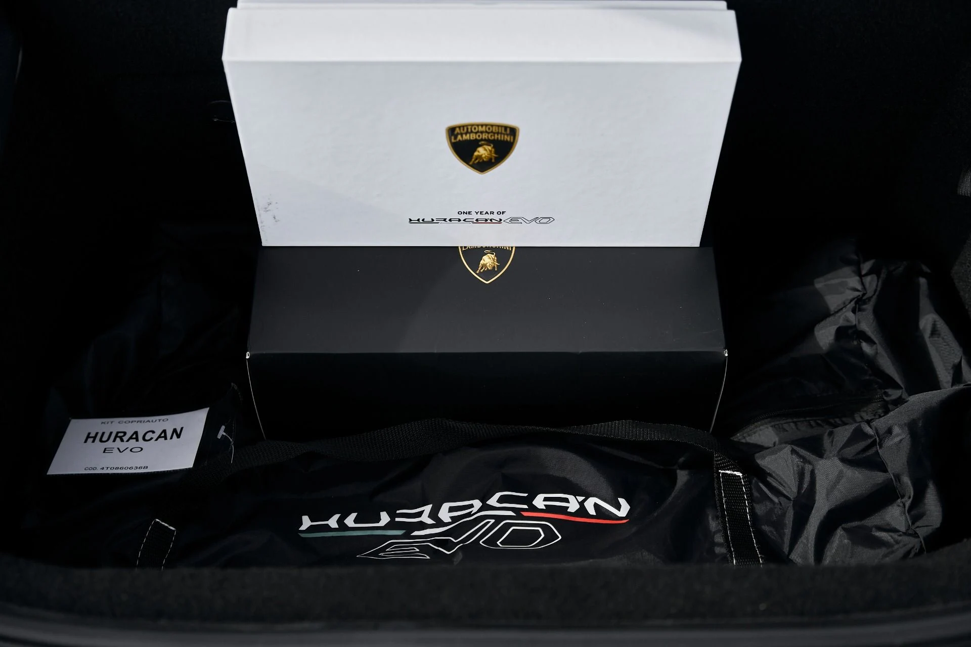 mph018_2388772824_Used_2023_Lamborghini_Huracan_EVO_Base_1769049012_31ea7c3735