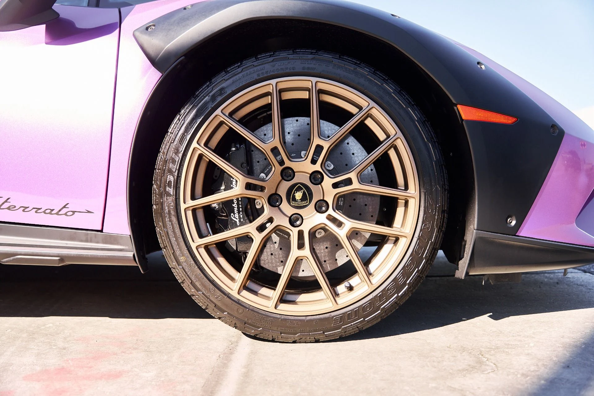 mph018_2391775545_Used_2024_Lamborghini_Huracan_Sterrato_Base_1760828439_41ede0d820