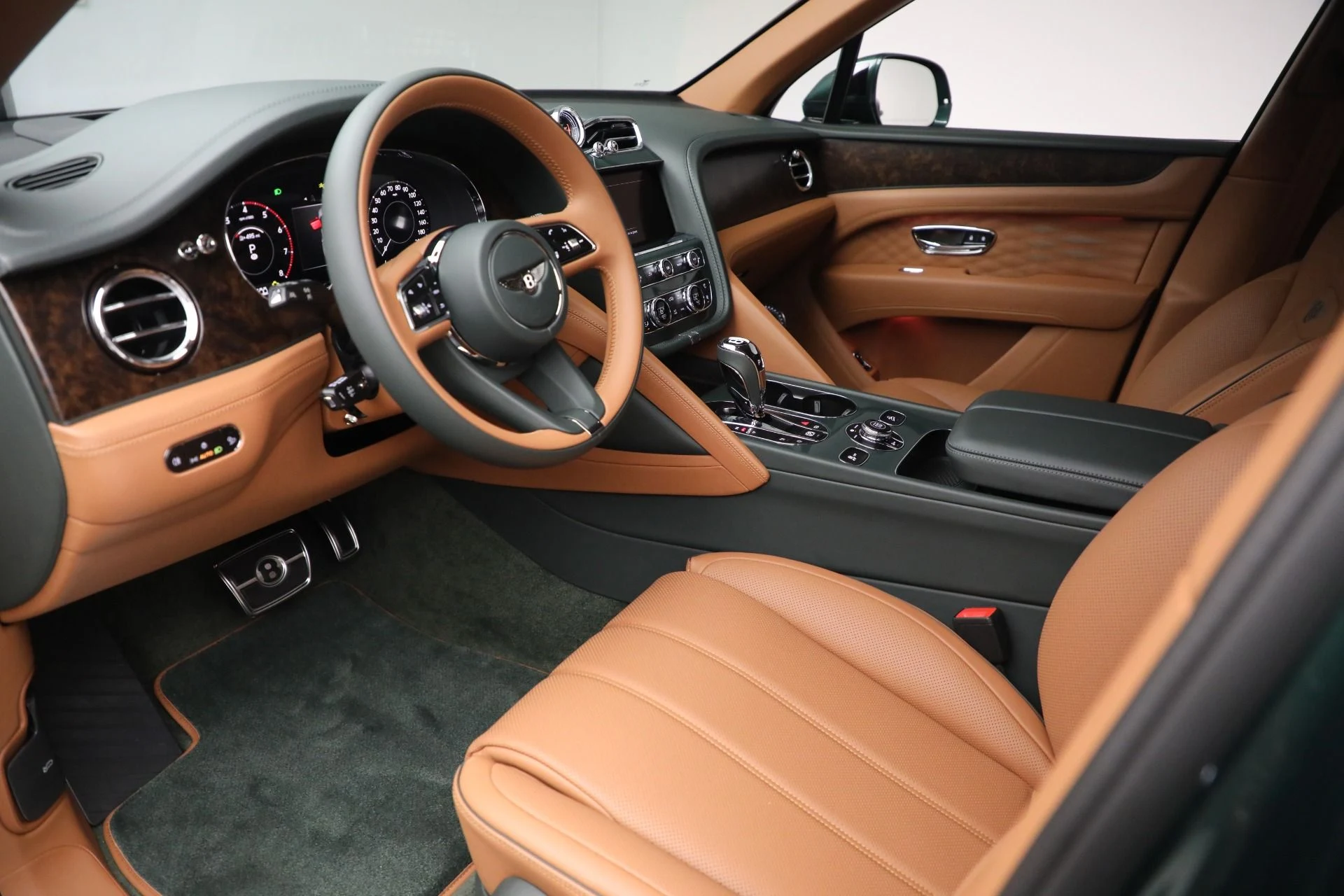 mph018_2395300484_New_2025_Bentley_Bentayga_Atelier_V8_39fd5b9e2a