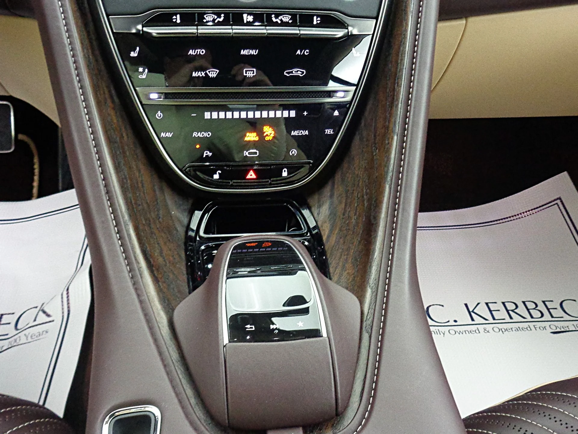 mph018_2402497774_Used_2018_Aston_Martin_DB_11_V12_Coupe_b0adbe4006