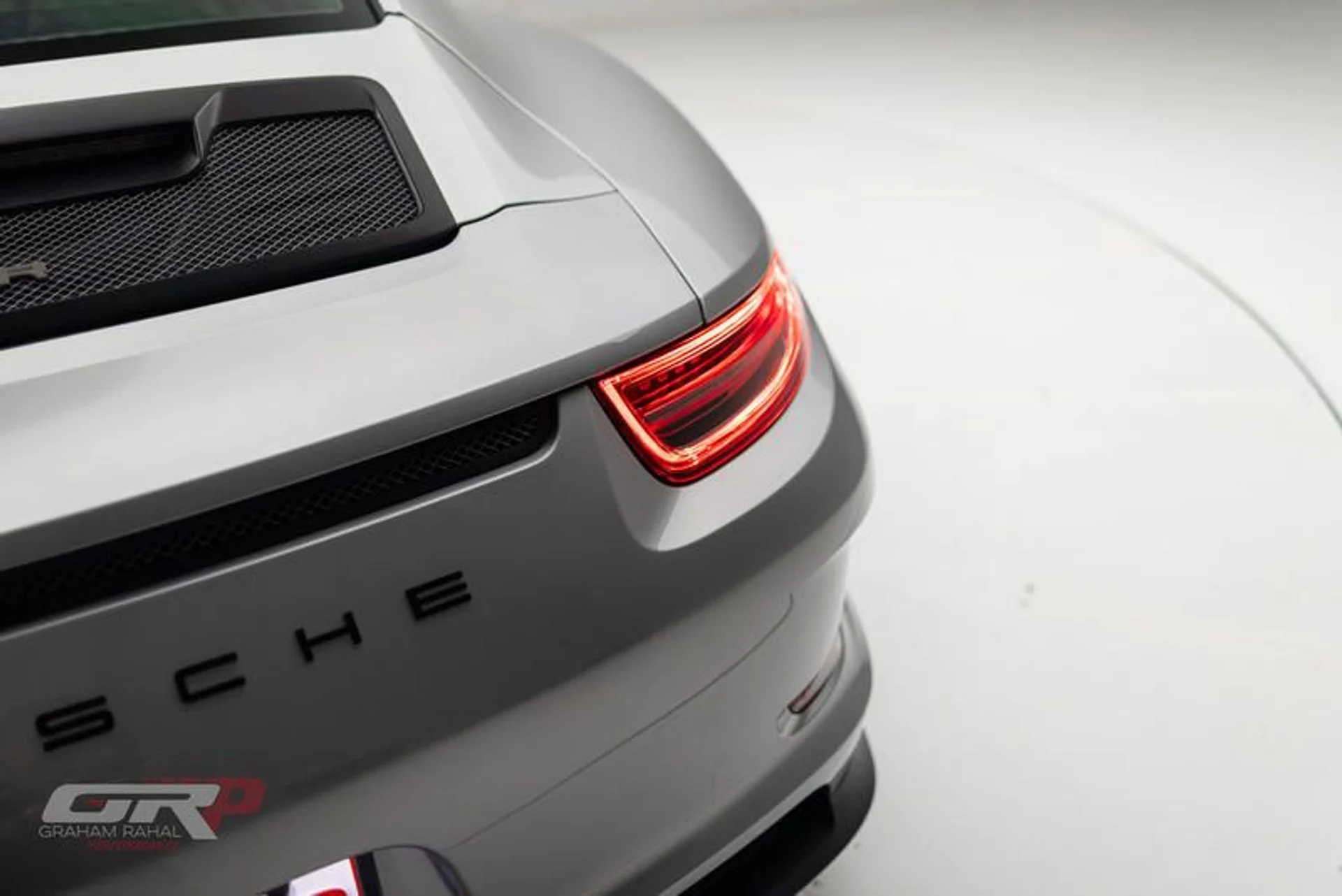 mph018_2406366442_B03_F6176_BF_9_A_49_D5_AD_48_A960_B195_AC_5_A_dbea39c2cf