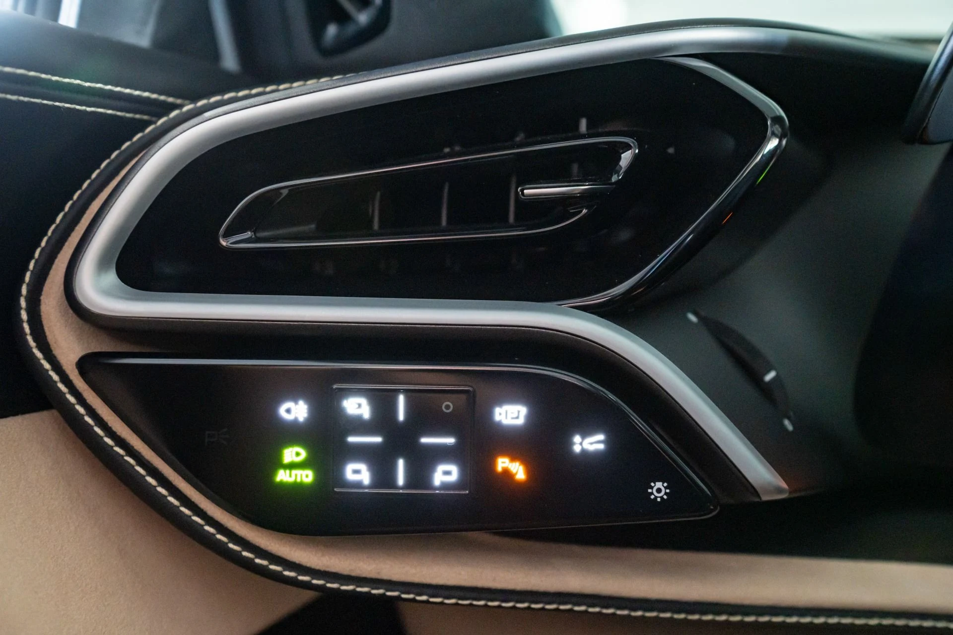 mph018_2407274709_Used_2024_Ferrari_296_GTS_1761687517_8384caef1e