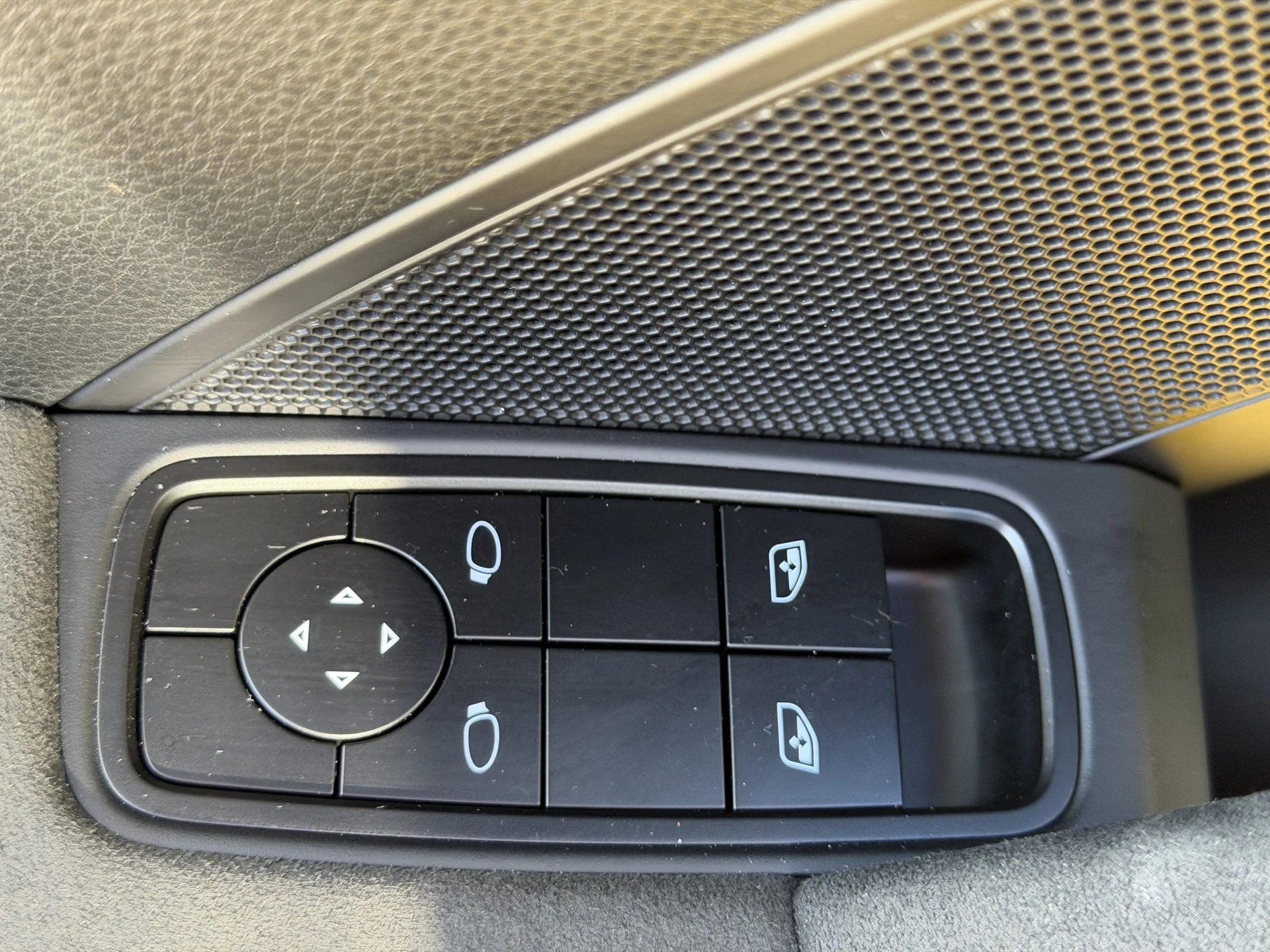 mph018_2416058682_90cab306a43a369070ce1d644dba5f74x_0de0bc0fdb