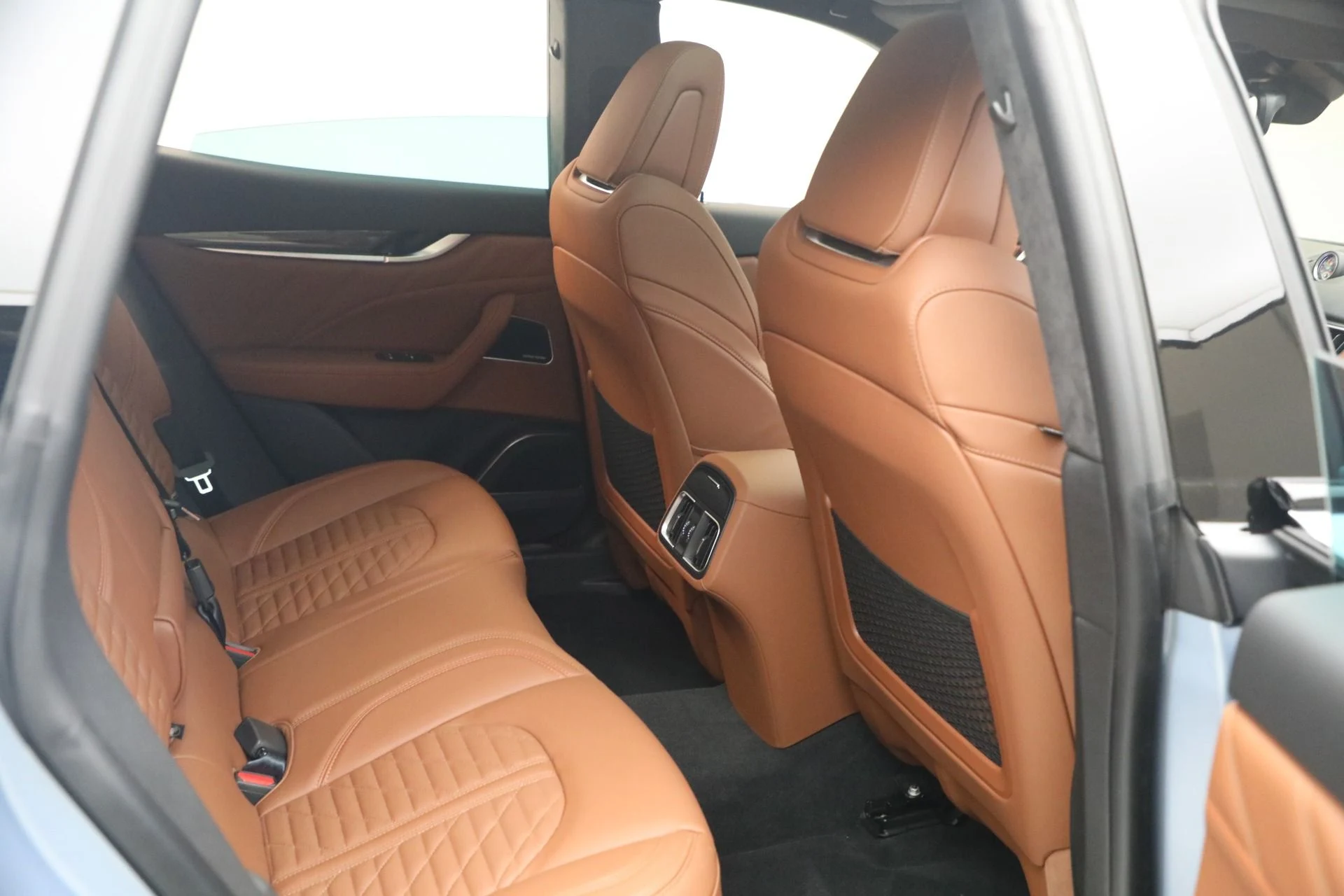 mph018_241808285_Used_2023_Maserati_Levante_F_Tributo_1764365135_fbccaf194a