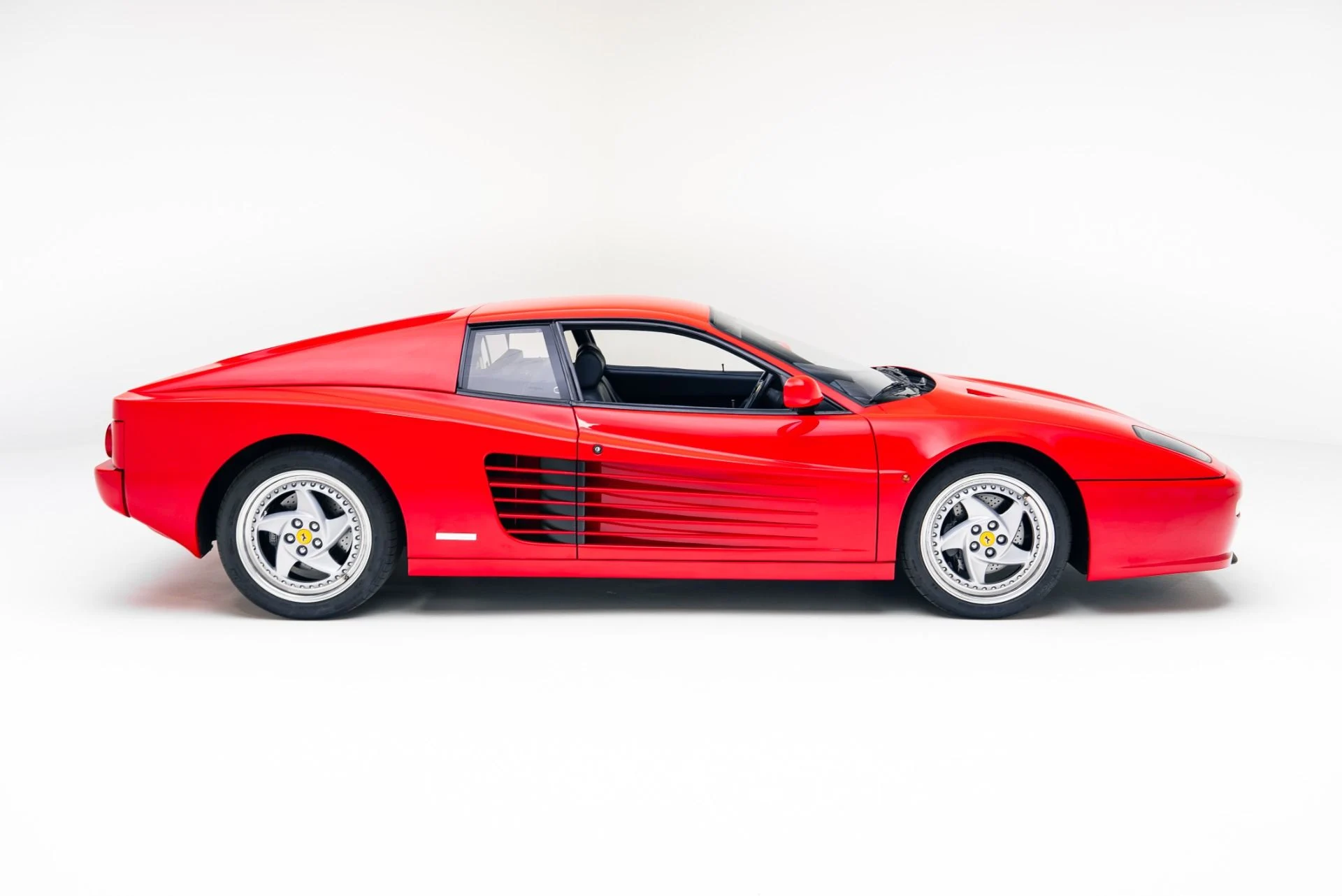 mph018_2426509718_Used_1995_Ferrari_512_M_1765826517_aece2d9367