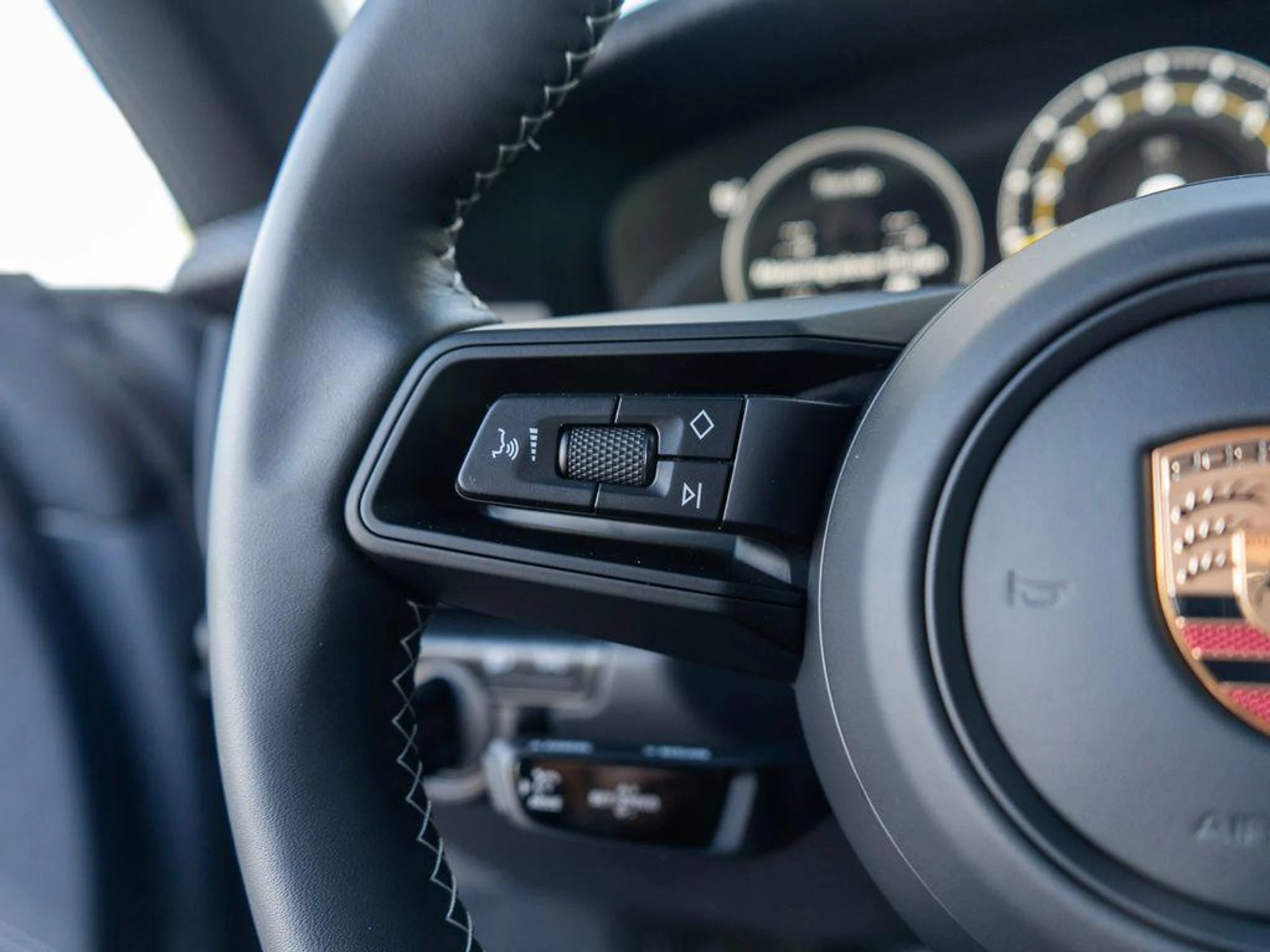 mph018_2428079697_PK_Ljz_J_Od6_MN_9av_Zb_Ixl_Os0_A_Ke_Pk_0bd25253e1