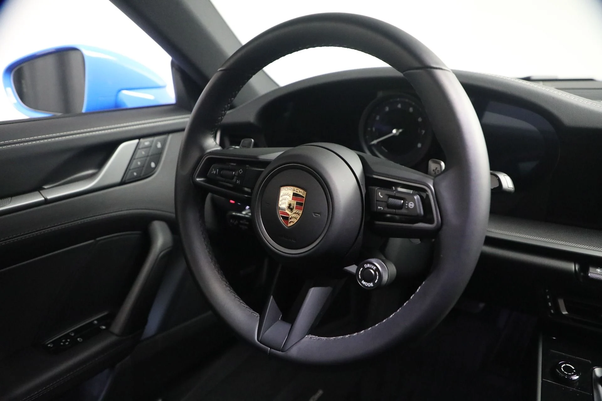 mph018_2431685969_Used_2024_Porsche_911_Carrera_1766253653_850ea0e1c1