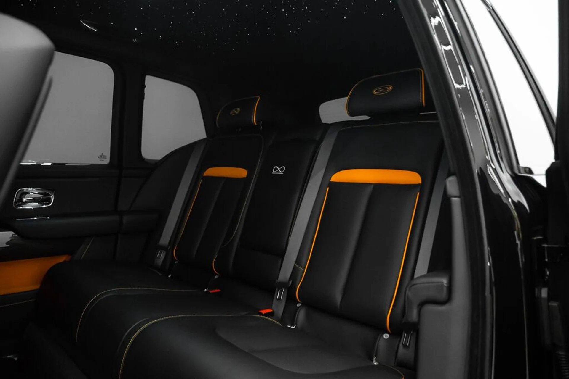 mph018_2434201936_rolls_royce_cullinan_2023_jpg_v_1758918548_5bf2544308