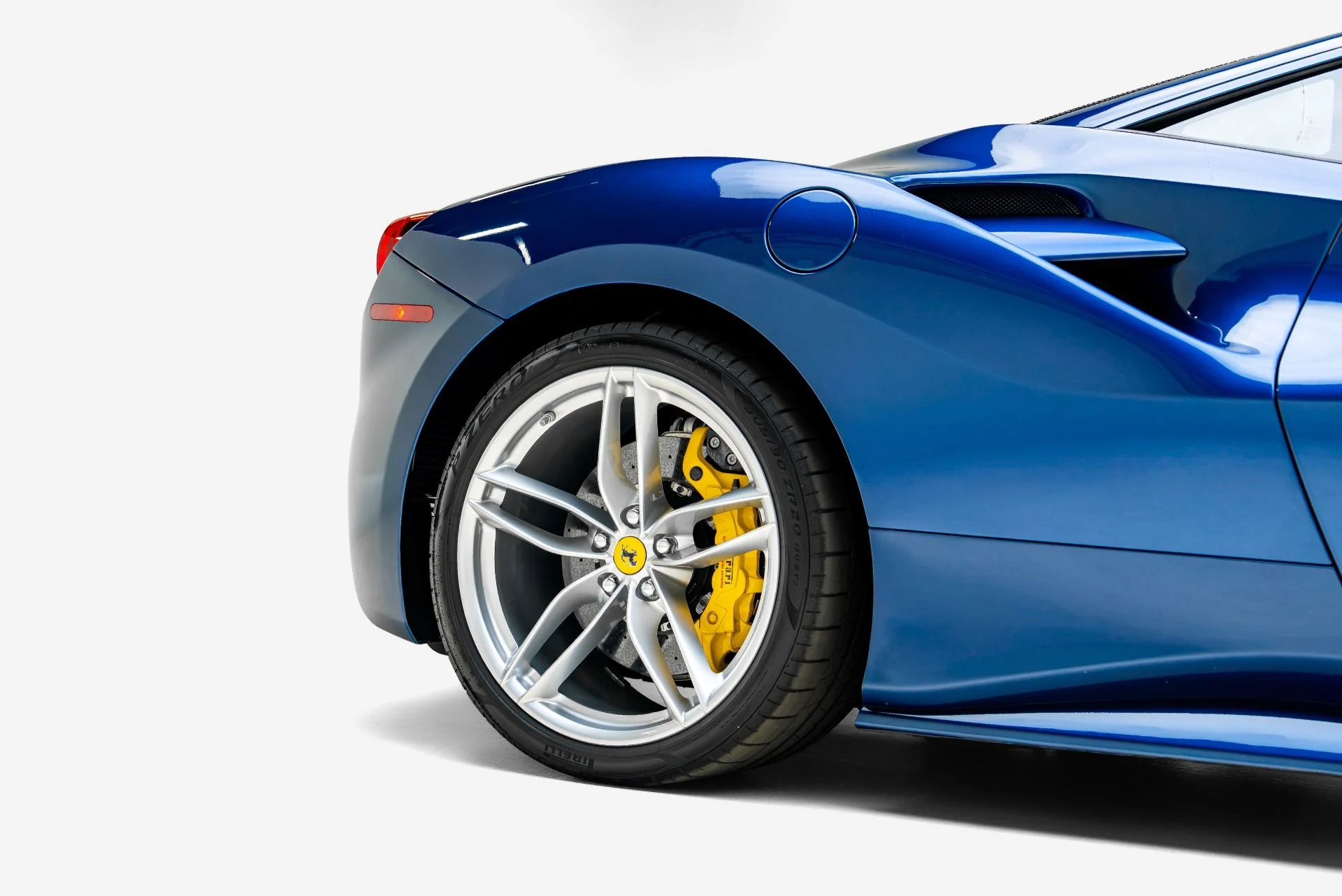 mph018_2434248984_Used_2017_Ferrari_488_GTB_1785538326_ed85305877
