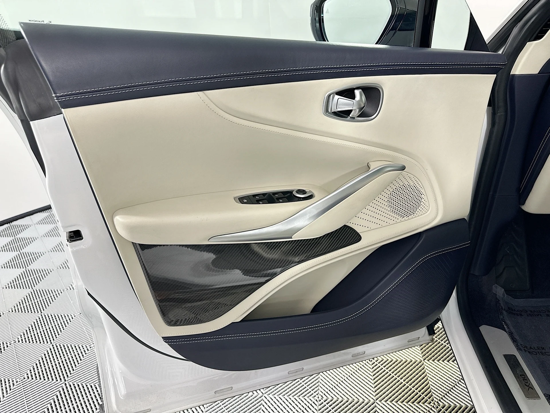 mph018_2434565289_19_db18d69a4f