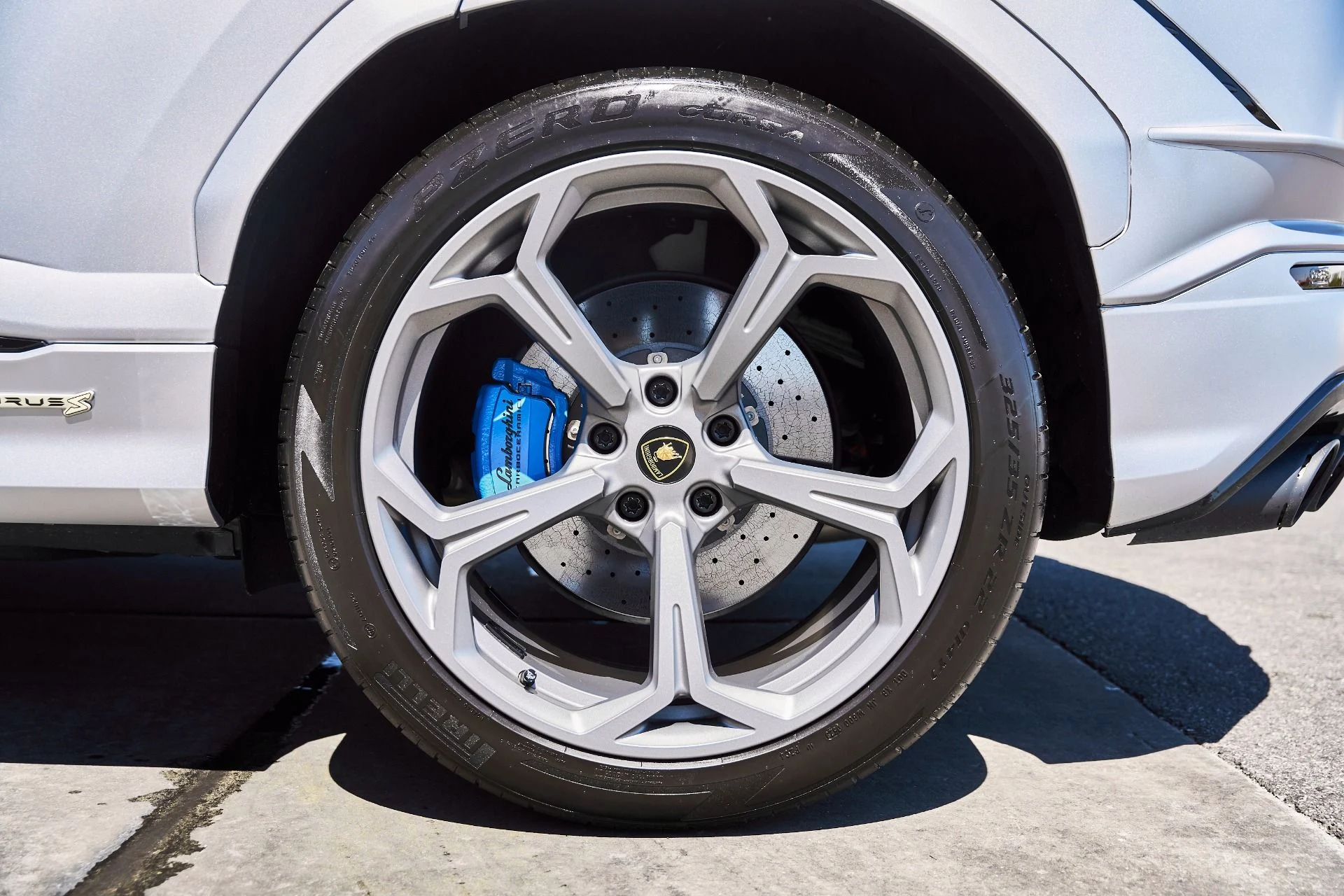 mph018_2439481338_Used_2024_Lamborghini_Urus_S_1775866708_7fec577637