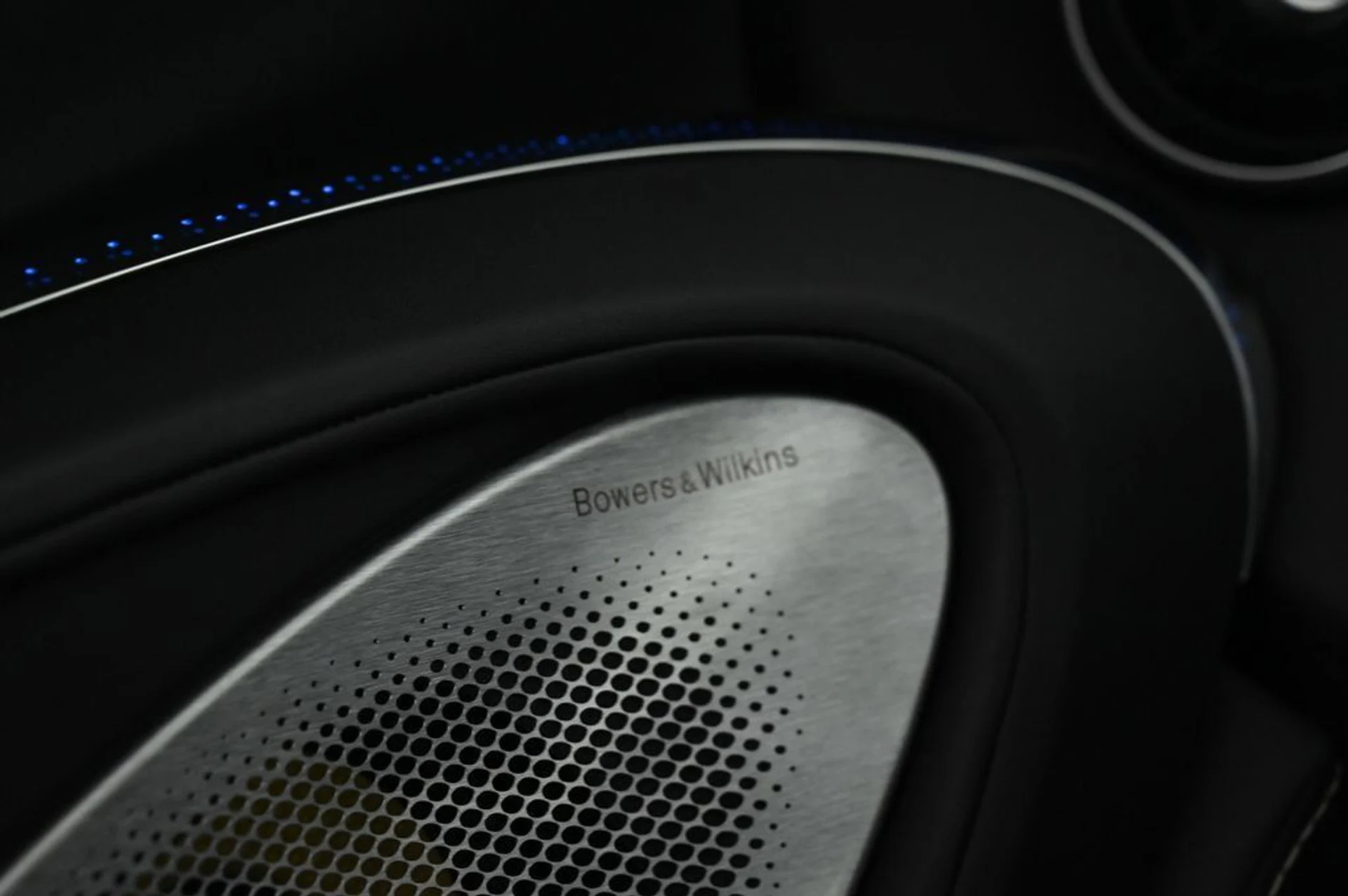 mph018_2448084614_used_2025_mclaren_gts_11350_22954265_18_1024_8f6fdd1710