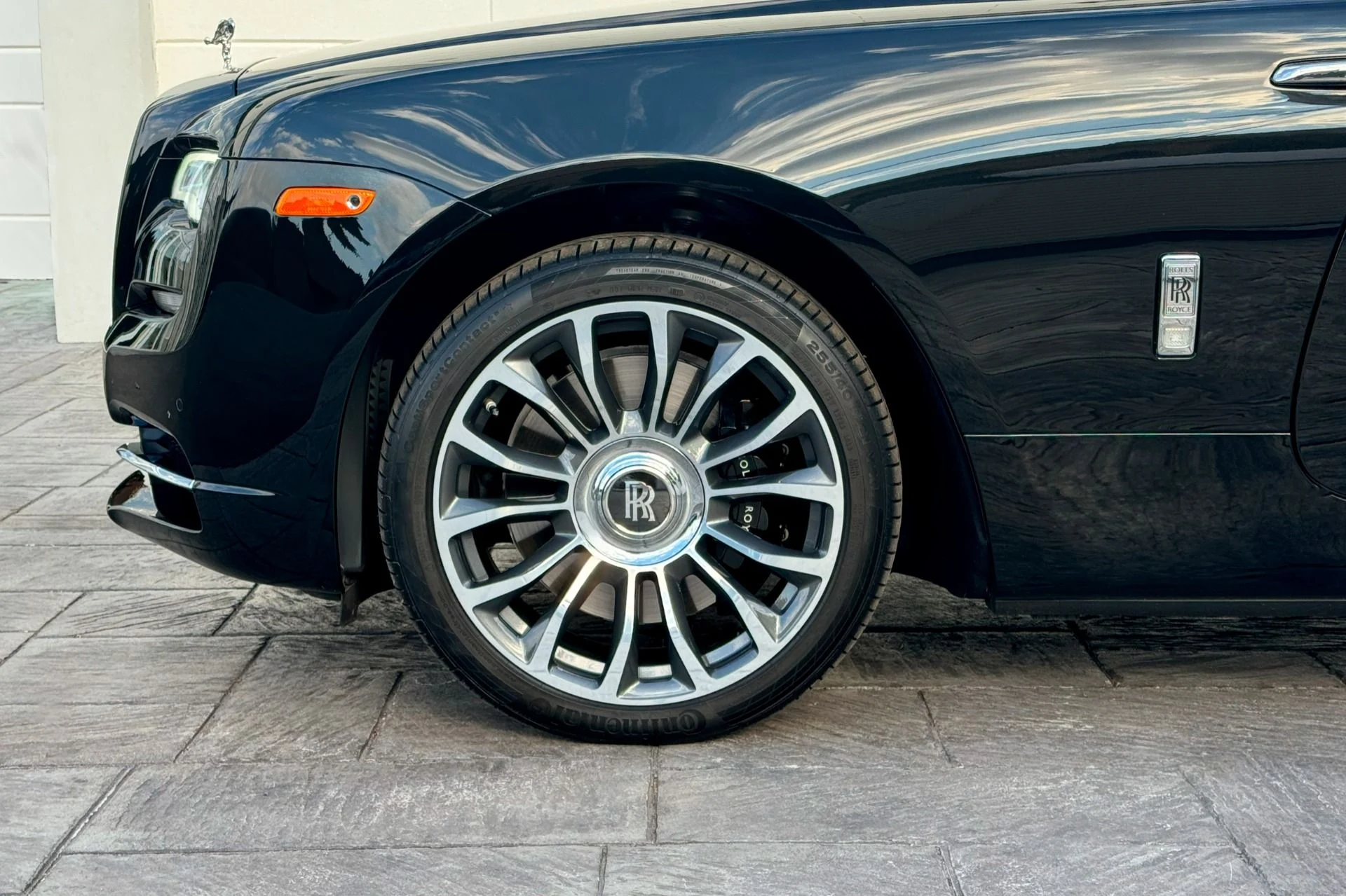 mph018_2451564524_Used_2020_Rolls_Royce_Dawn_1738172030_1b0eb5413a