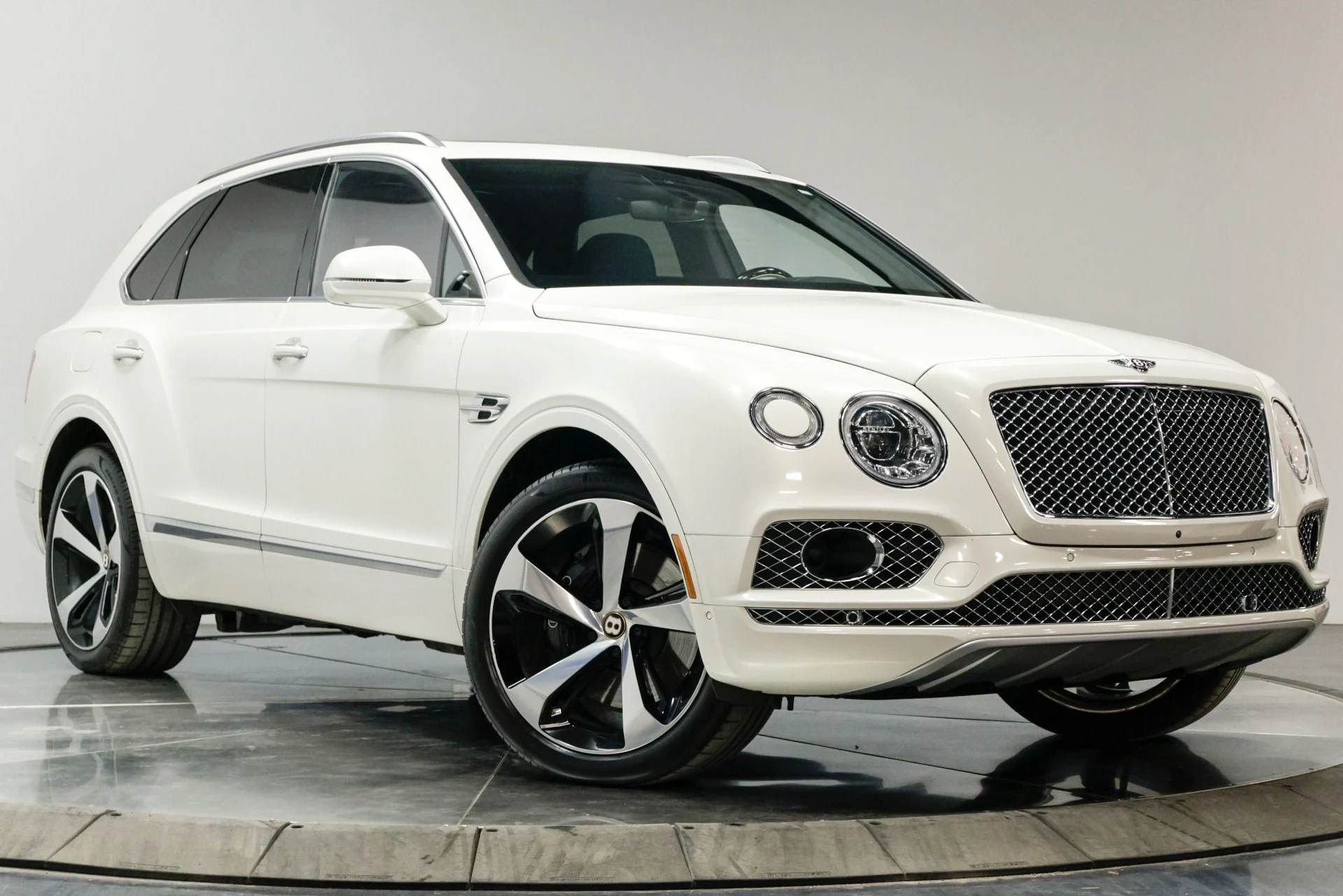mph018_2453255616_Used_2020_Bentley_Bentayga_V8_1760480773_4a1c9c19f3