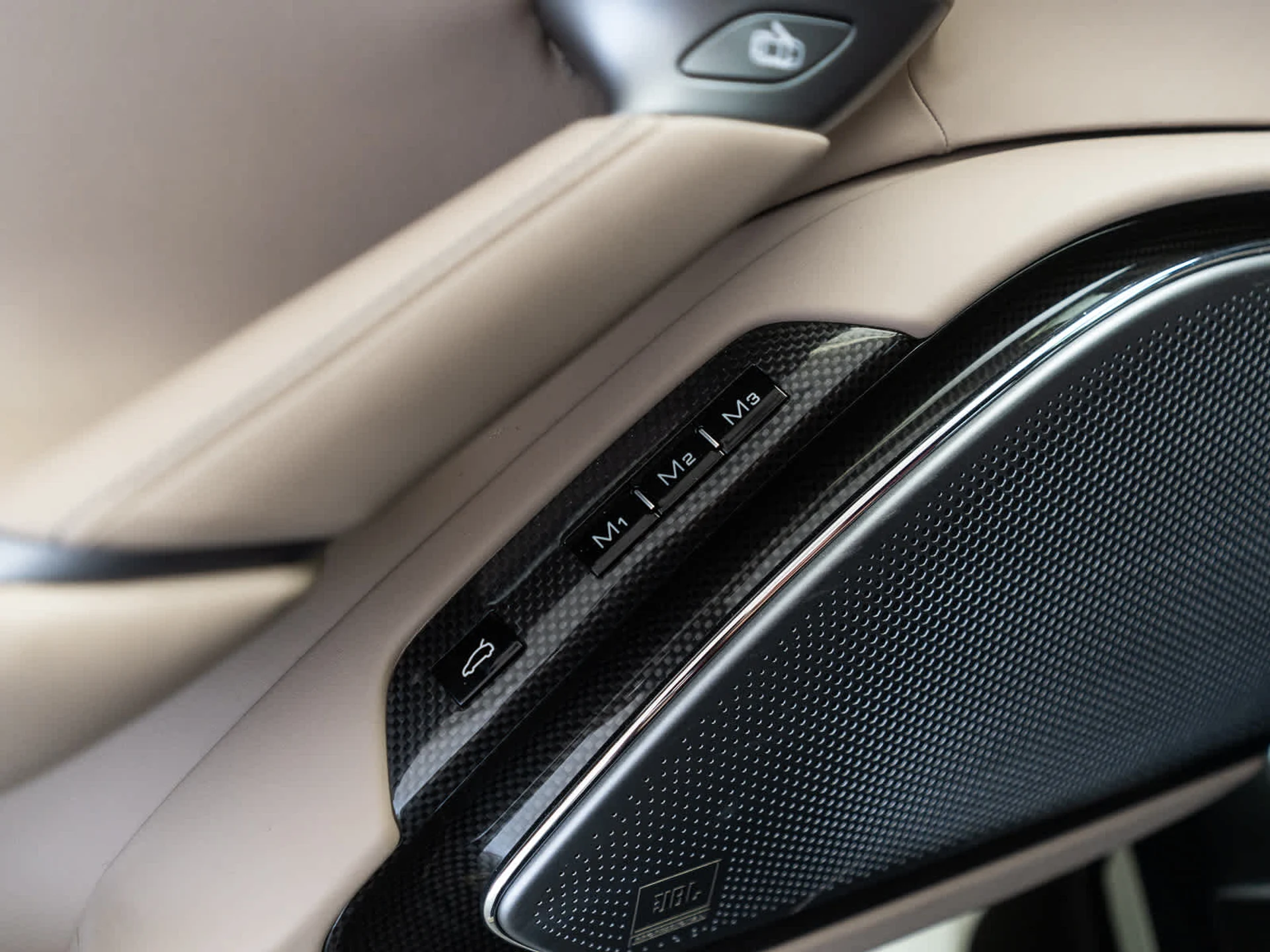 mph018_2454610642_70eea12ede1a67db8fd5a1703f80f4e7x_e169b005d2