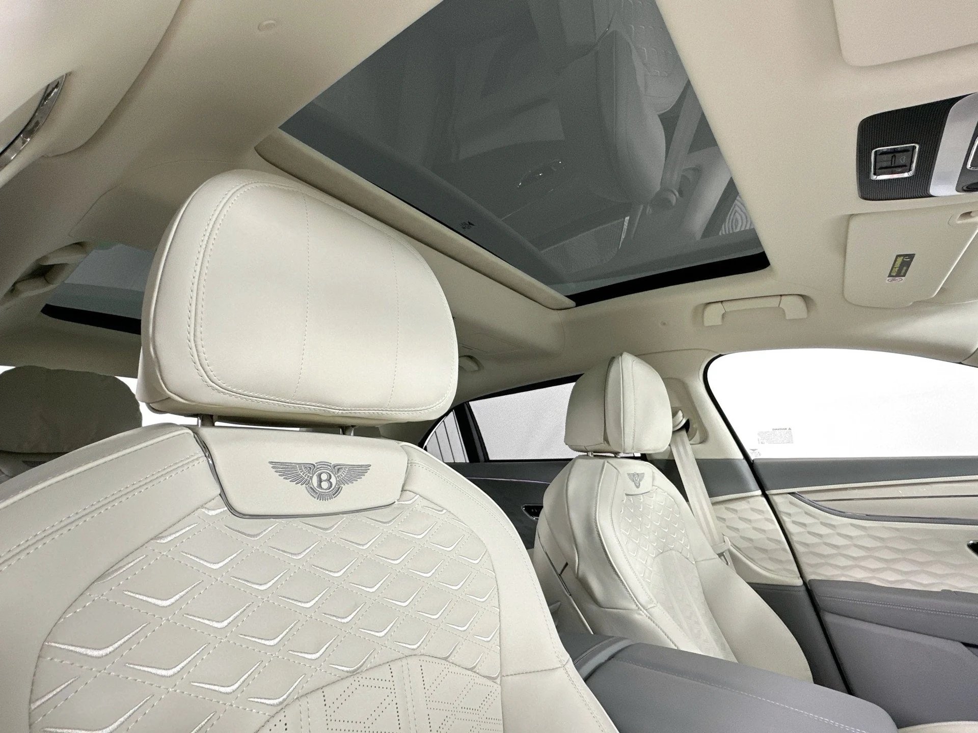 mph018_2461139155_19_271513681b