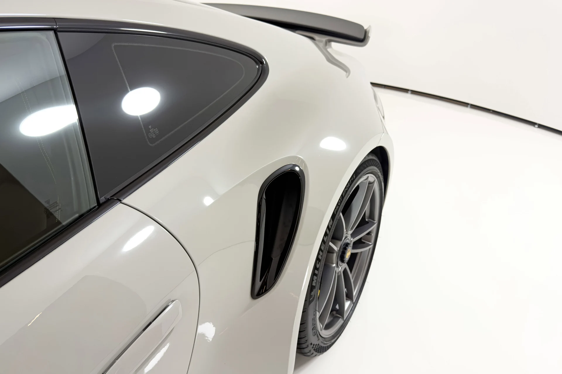 mph018_2462269797_81af6973a08e5bd5d3f5c9f691167f69_1887472896